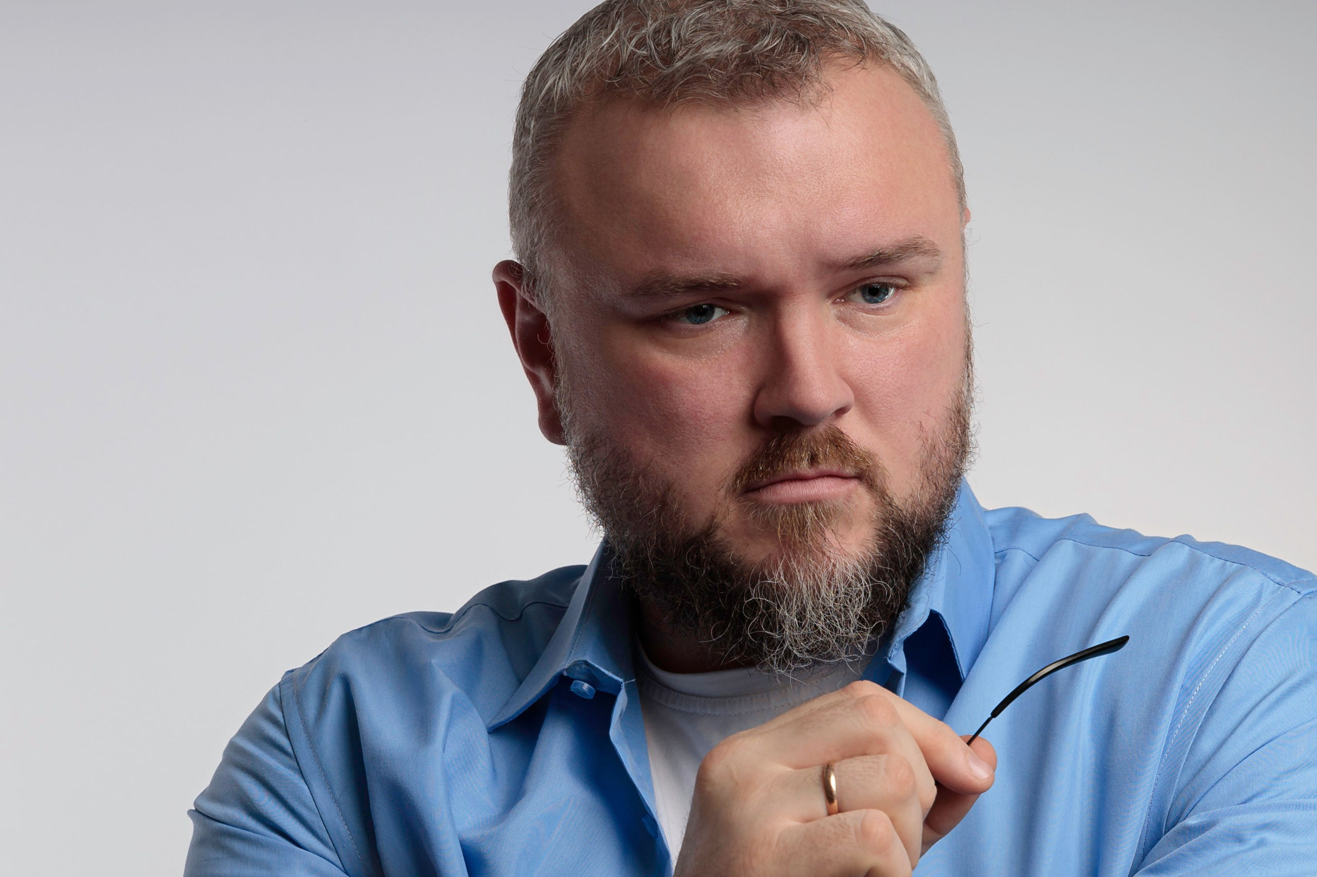 ФОТОГРАФ РАДОСТИ Фотосессия в студии СПб. Портретный фотограф — Юрий Торлопов