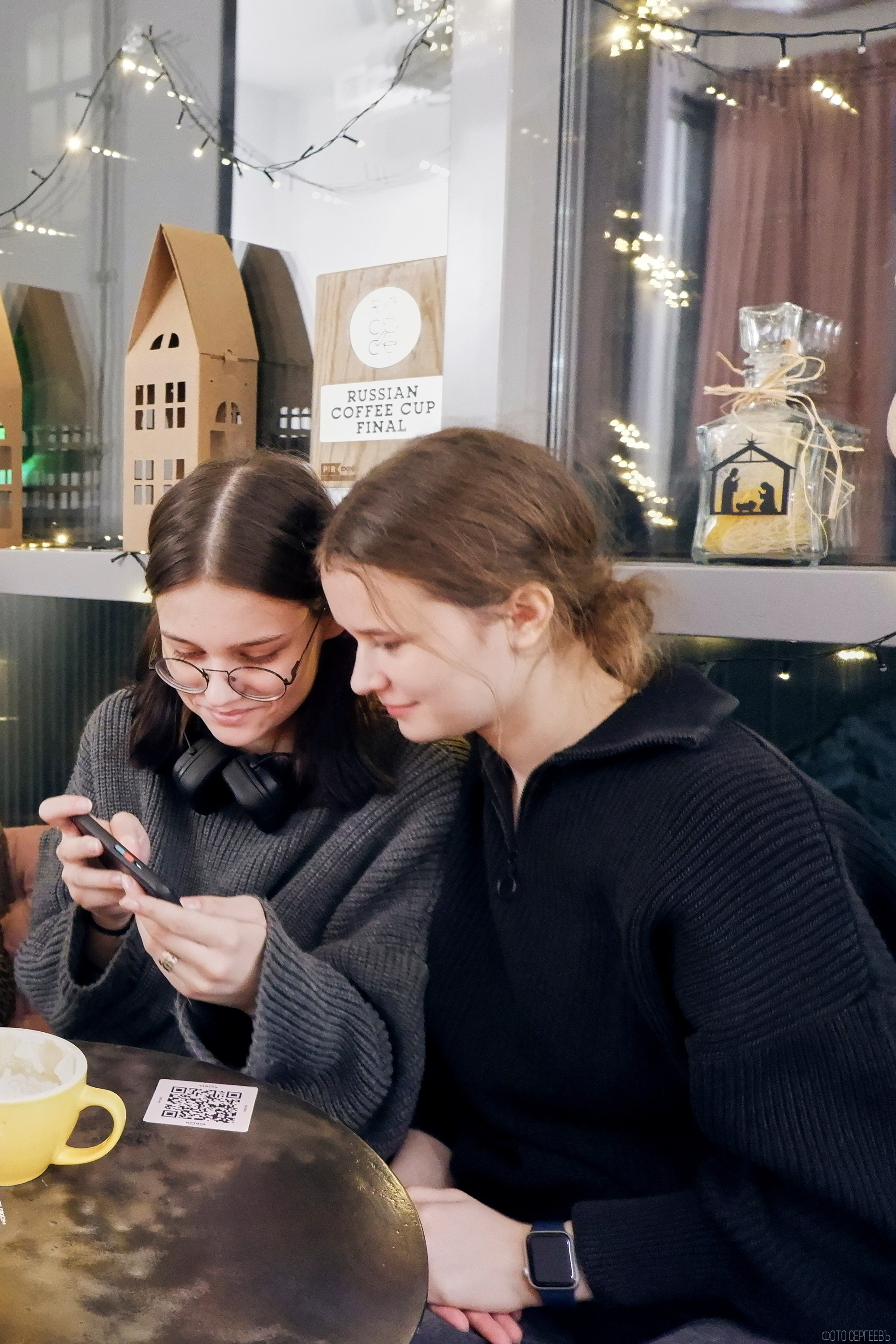 Кутята Coffee Shop. Фотографъ Сергѣевъ. Поймать мгновеніе