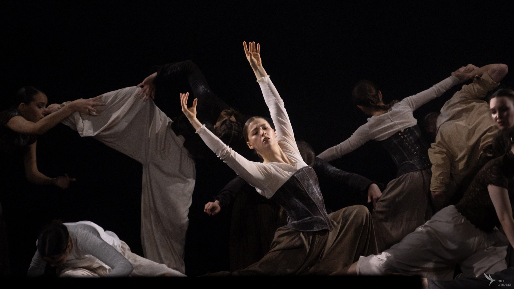 Пластический спектакль команды СЕВЕР «Голос ветра. Молчание мрамора». Репортажный фотограф в Казани Павел Серпокрылов