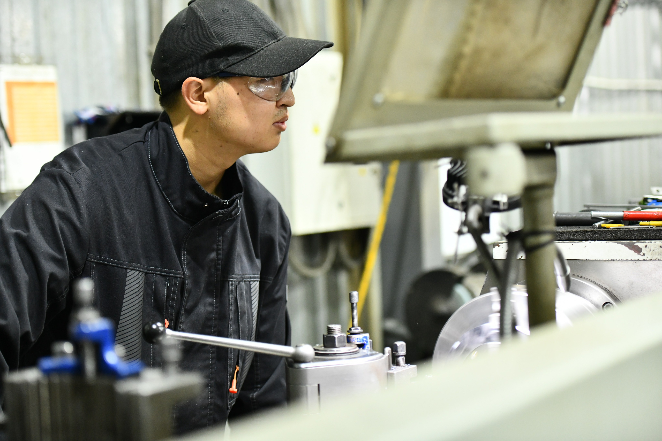 Репортаж с экскурсии на Завод ТРОМ. Репортажный и семейный фотограф — Шелихов Сергей