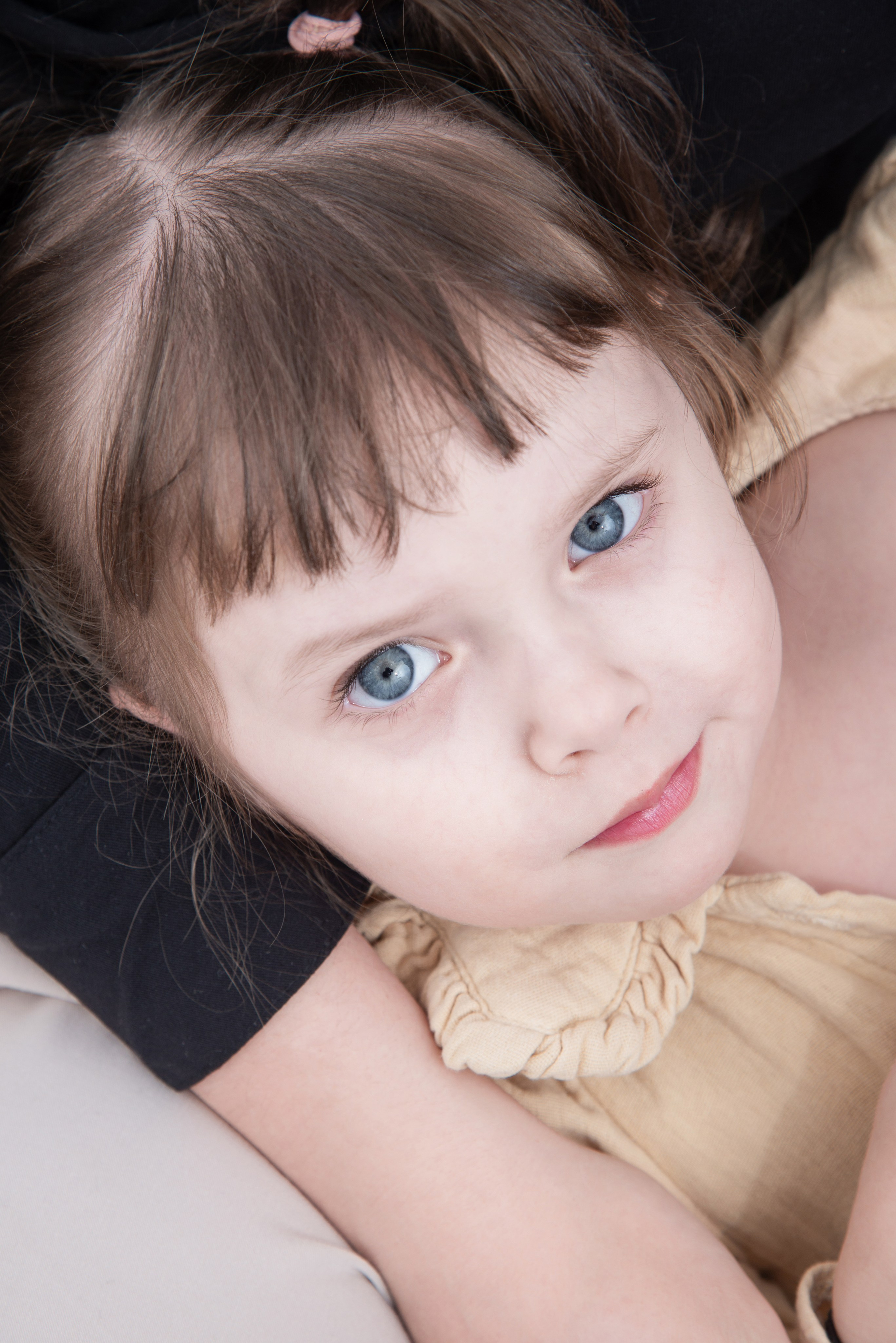 Алиса и ее родители, семейная фотосессия в Омске. Свадебный и портретный фотограф в Омске Матвей Краузе