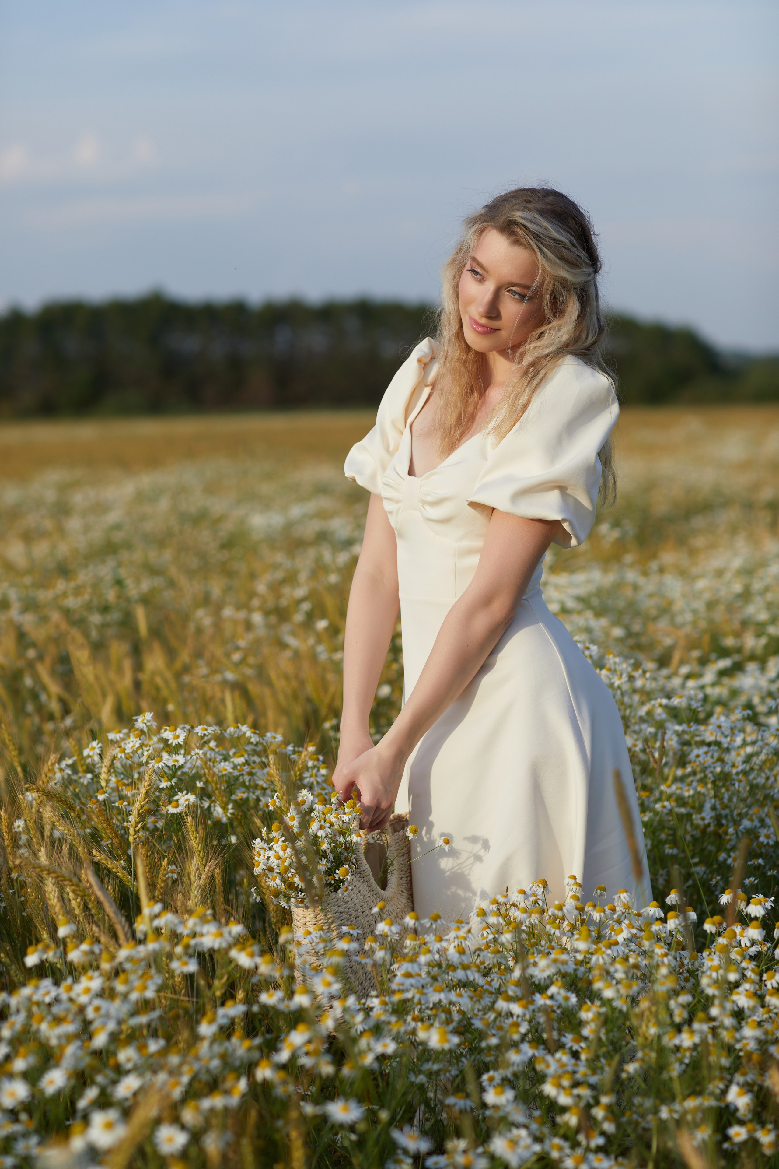 Летняя фотосессия в ромашковом поле. Фотограф в Москве и Одинцово Кравченко Кристина