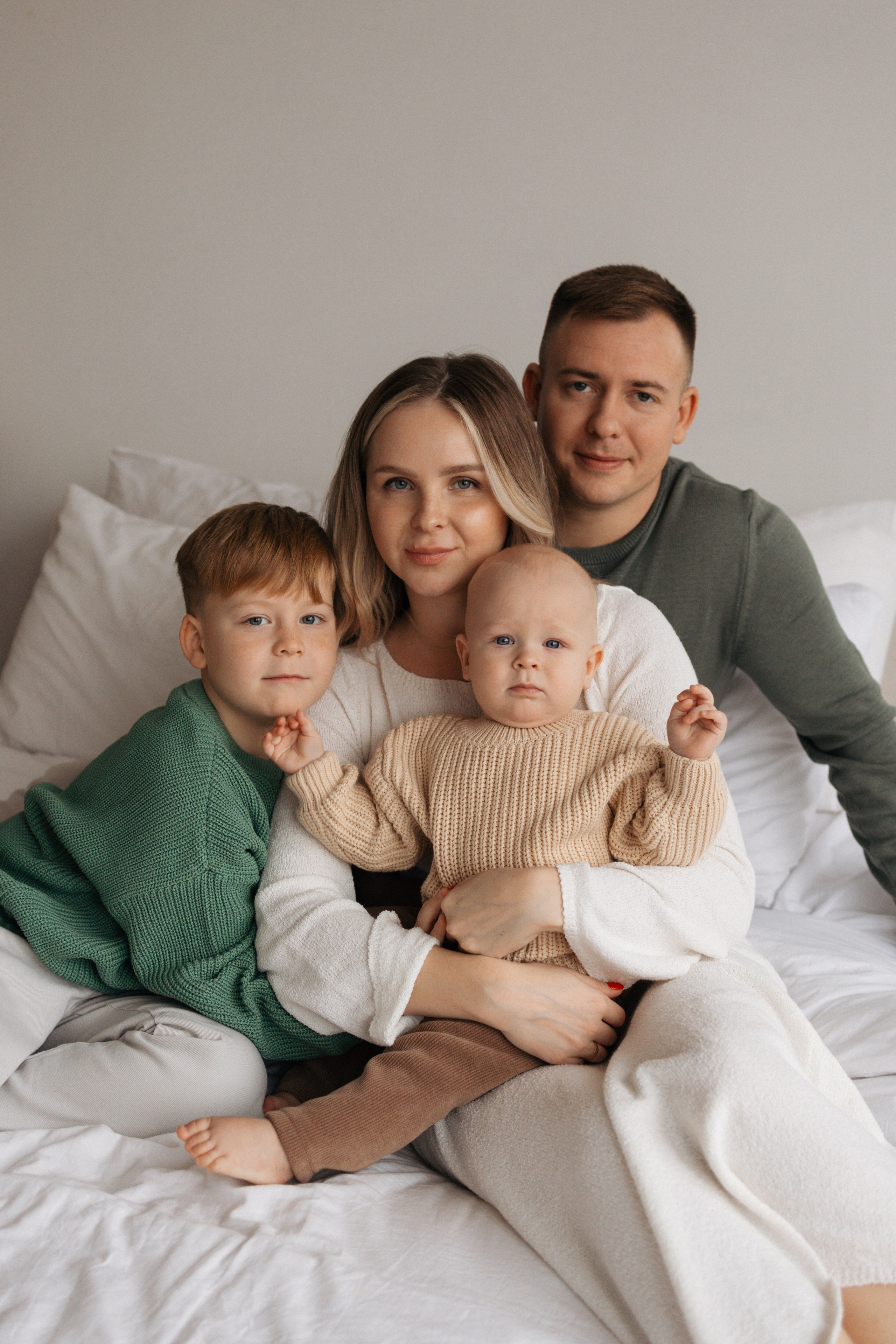 Новогодняя фотосессия с мандаринами — семья с детьми