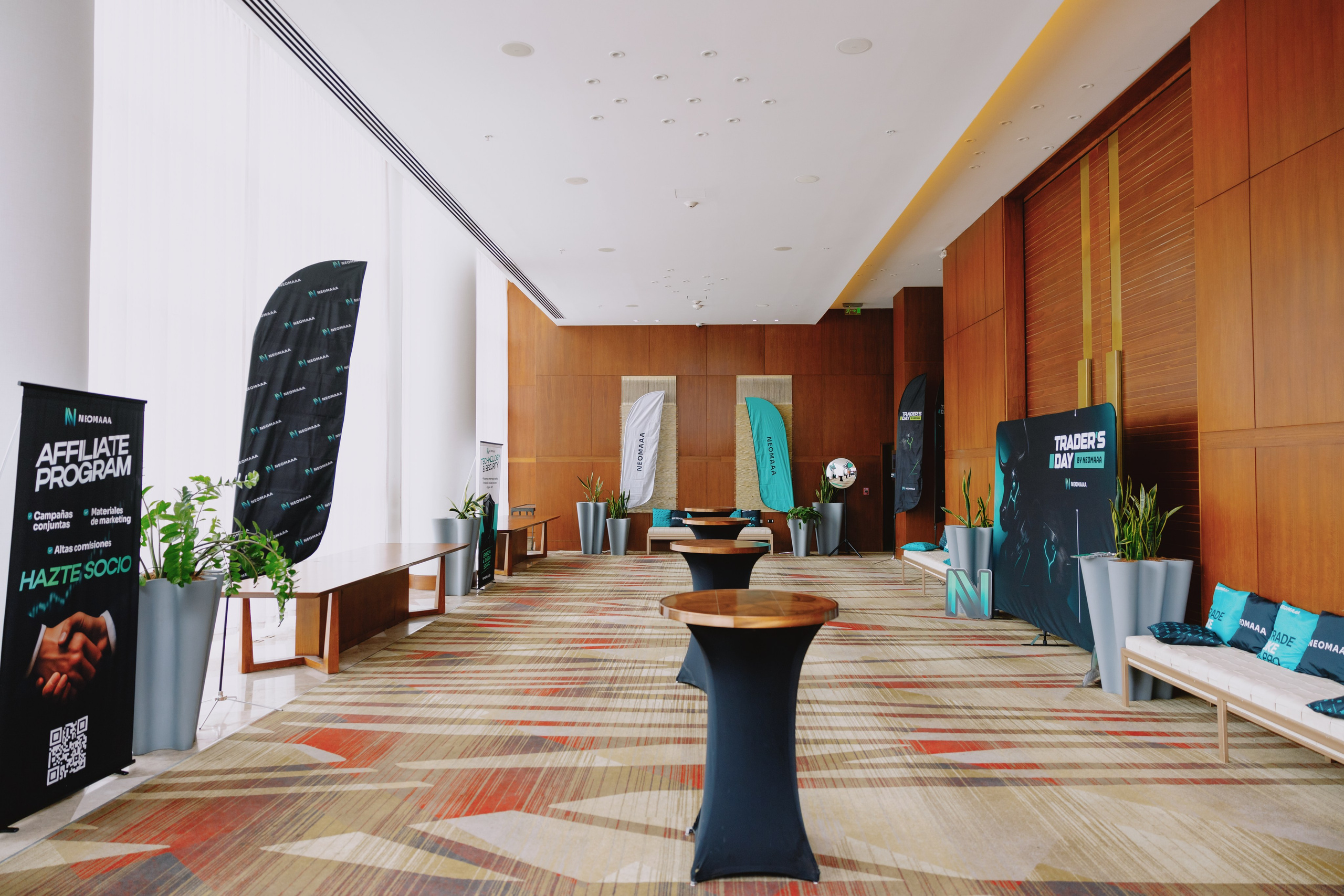 TRADERS DAY By NeomAAA Medellin. NeomAAA Funds Gallery