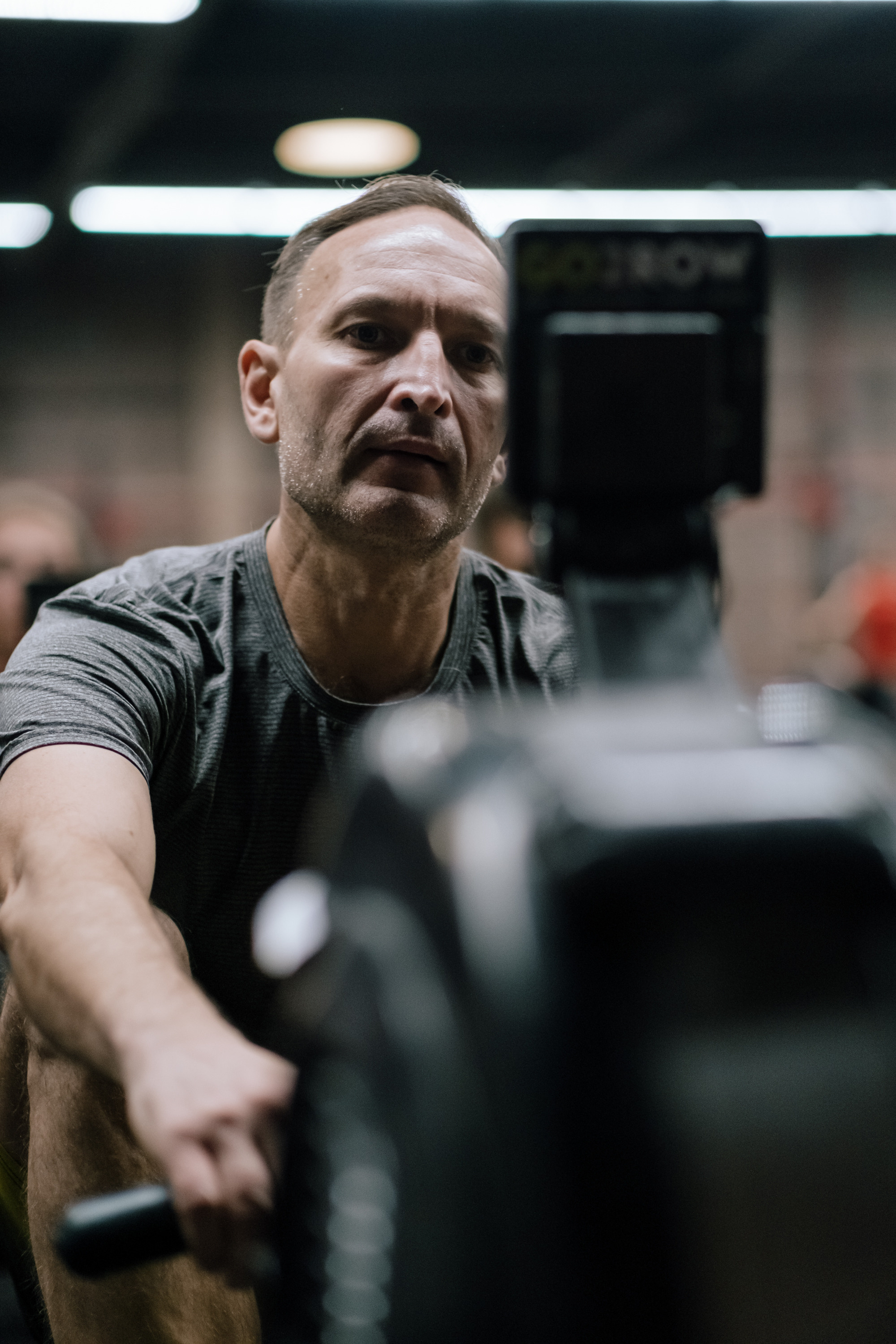 Backstage Crossfit_тренировка гребля. Спортивный и портретный фотограф в Санкт-Петербурге Дарья Кашина