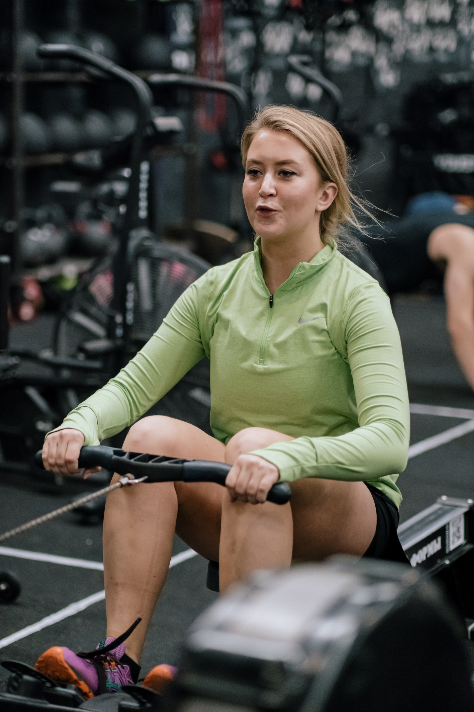Backstage Crossfit_тренировка гребля. Спортивный и портретный фотограф в Санкт-Петербурге Дарья Кашина