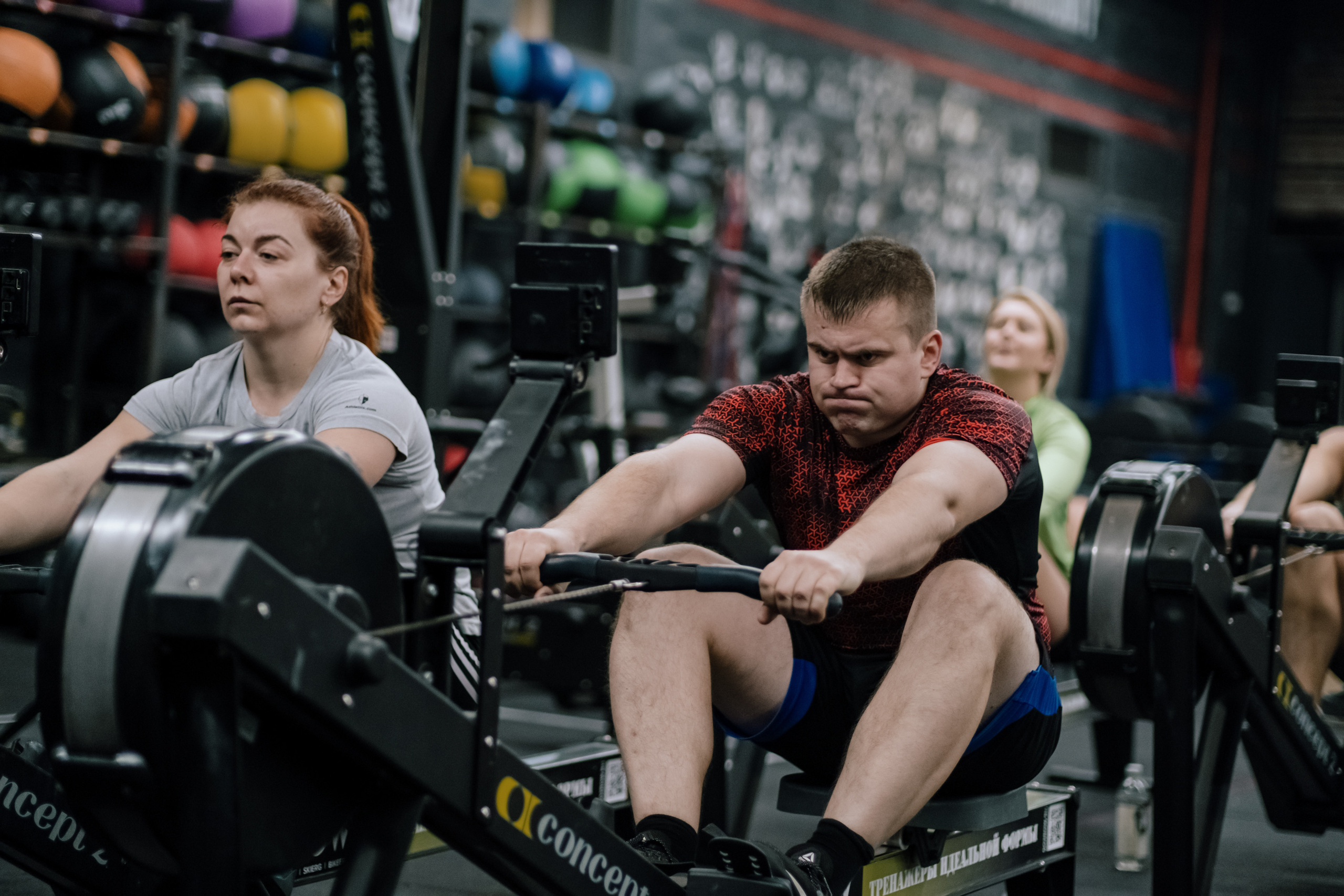 Backstage Crossfit_тренировка гребля. Спортивный и портретный фотограф в Санкт-Петербурге Дарья Кашина