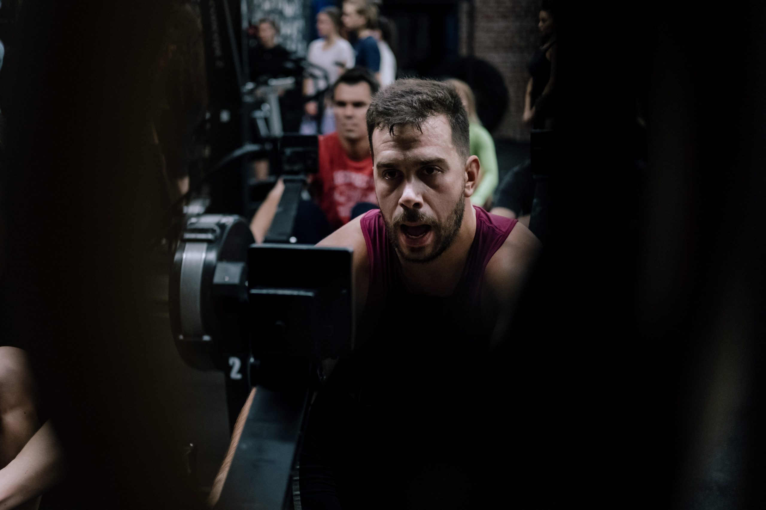Backstage Crossfit_тренировка гребля. Спортивный и портретный фотограф в Санкт-Петербурге Дарья Кашина