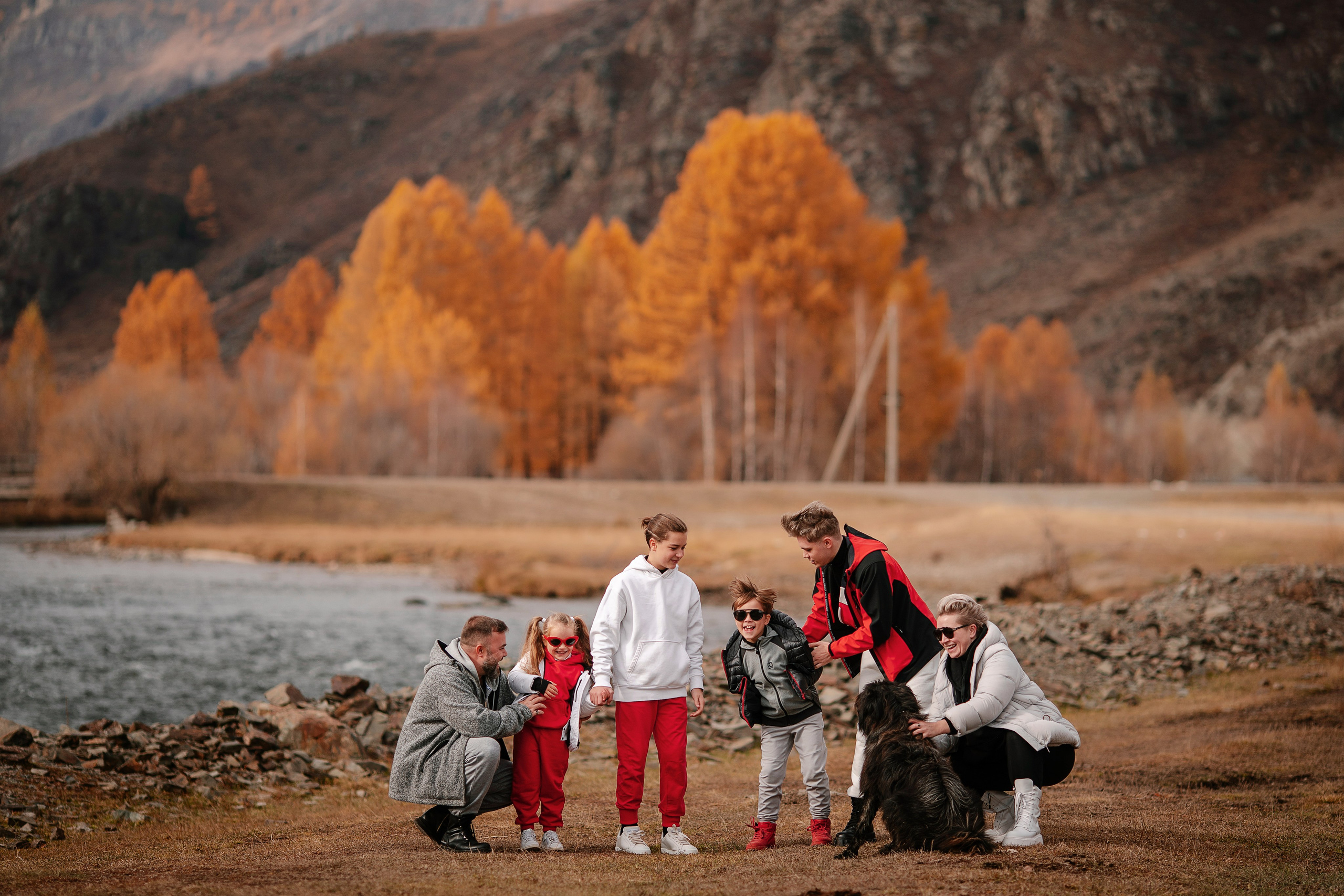 Семейная фотосессия на природе. Фотосессия большой семьи Спб Настя Околот Счастливая семейная съемка в СПб