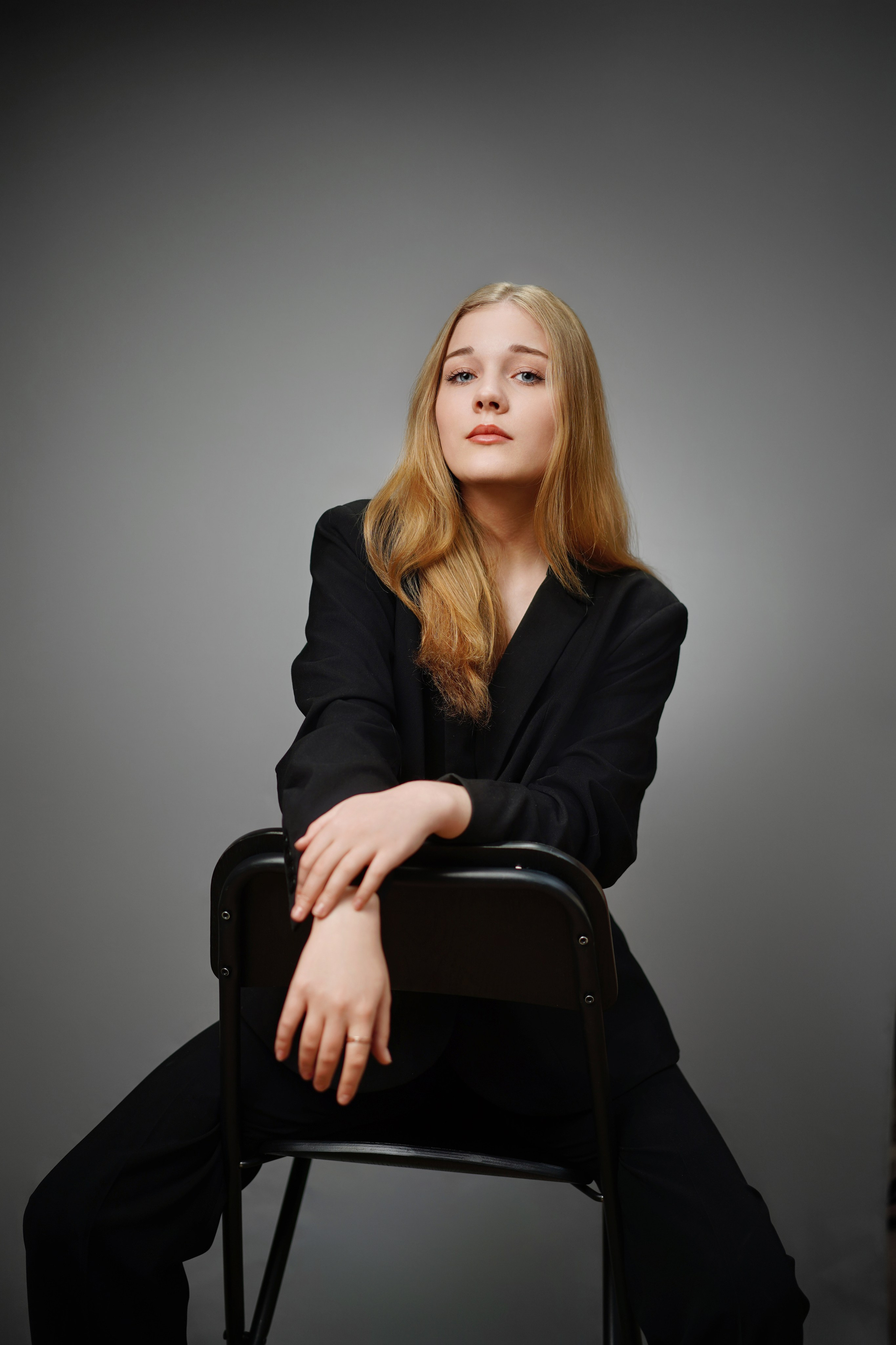 Стиль портрета в школе. GOTRA — выпускные альбомы в Тюмени