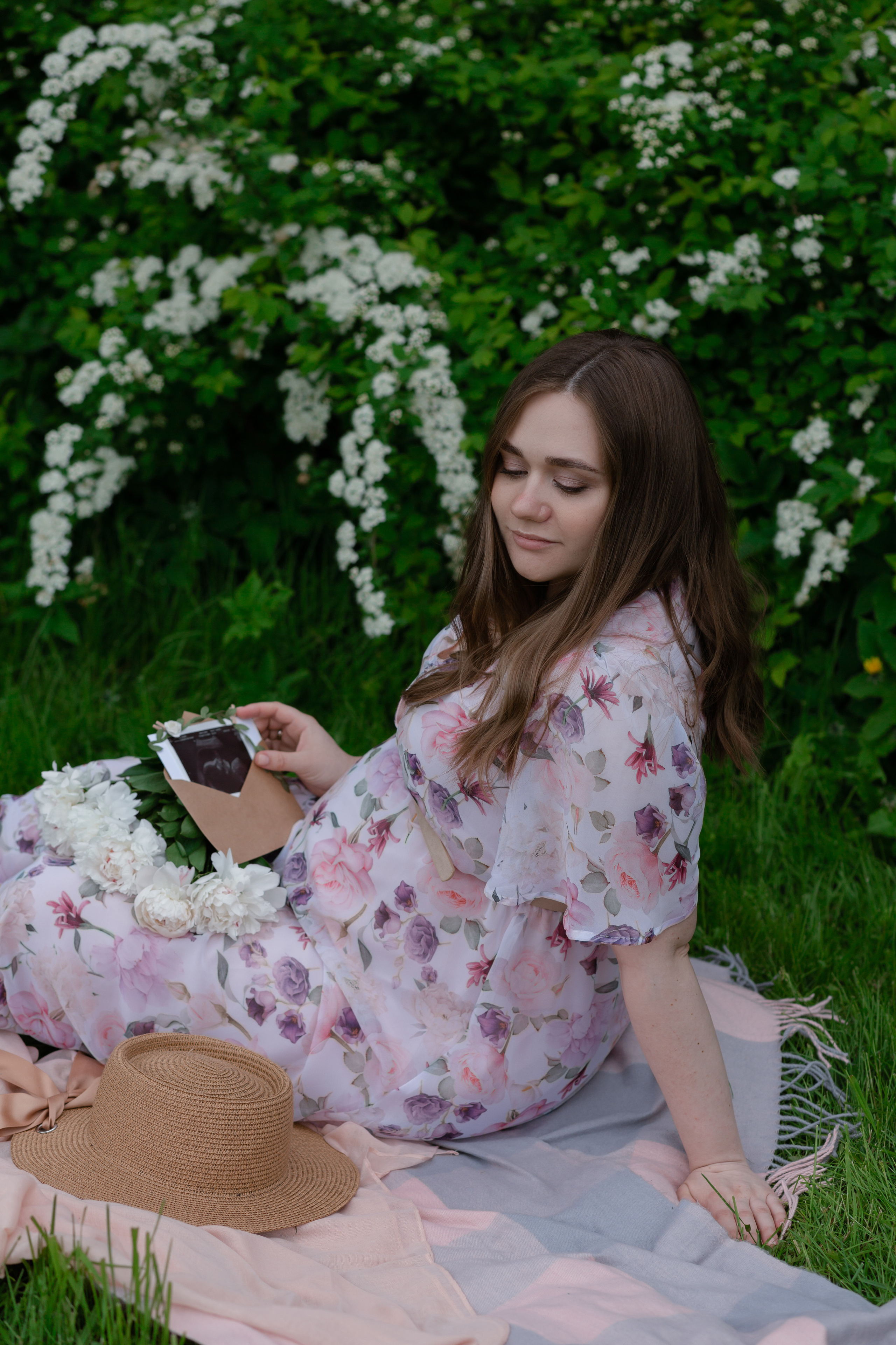 Фотосессия Даши в ЦПКиО. Pregnant. Свадебный фотограф в Санкт — Петербурге и Ленинградской о