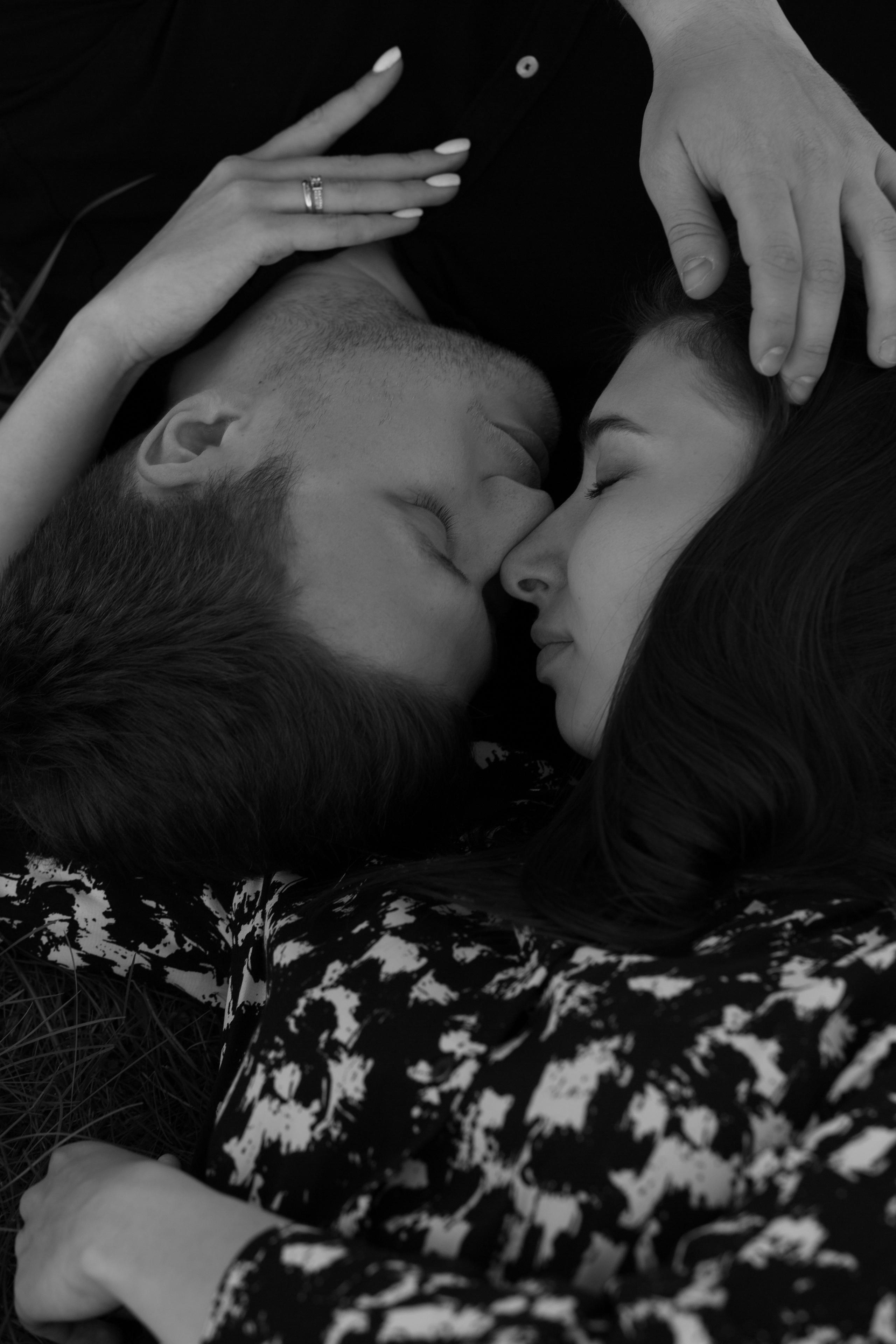 Целовательная фотосессия Полины и Тимофея. Свадебный фотограф в Санкт — Петербурге и Ленинградской о