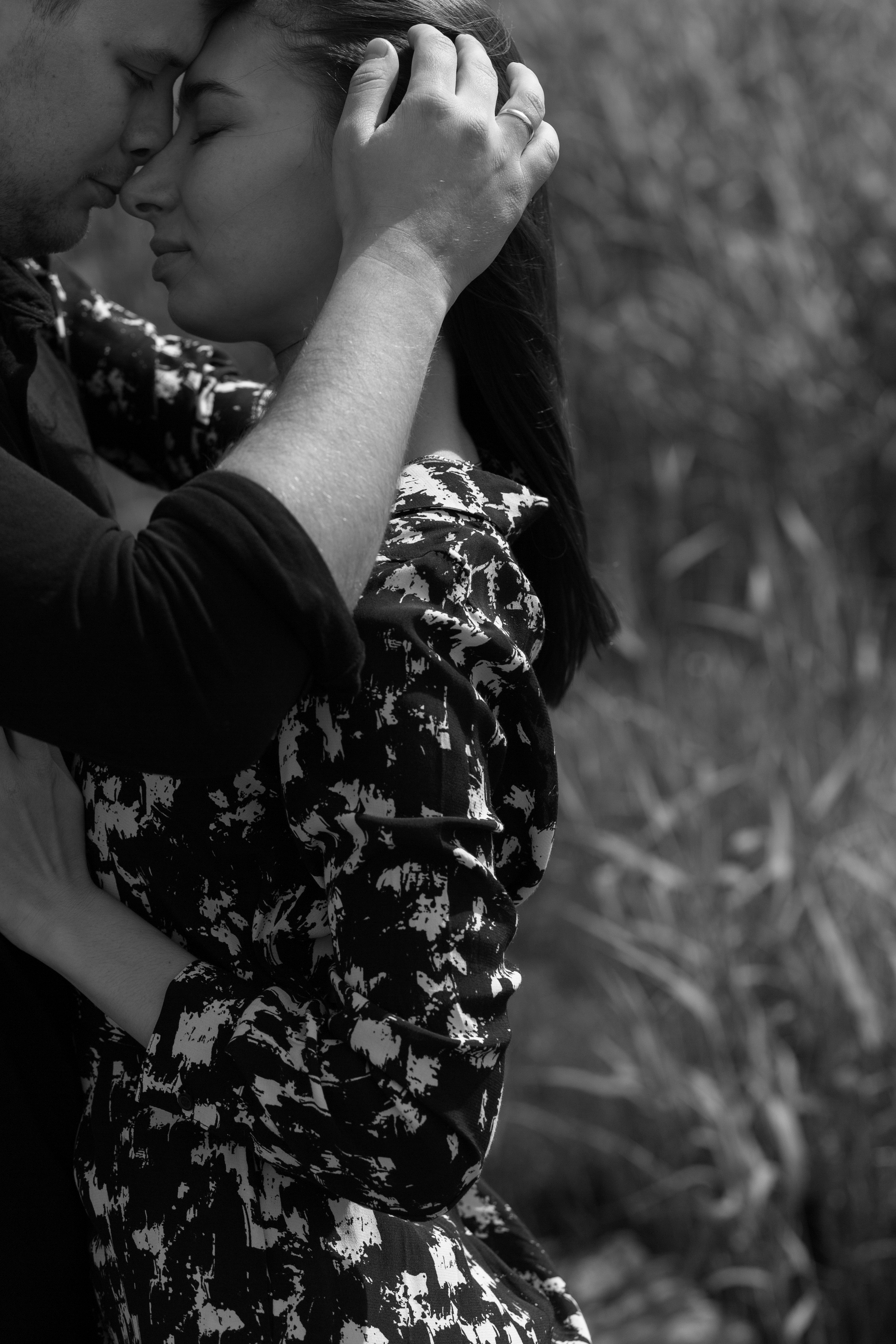 Целовательная фотосессия Полины и Тимофея. Свадебный фотограф в Санкт — Петербурге и Ленинградской о