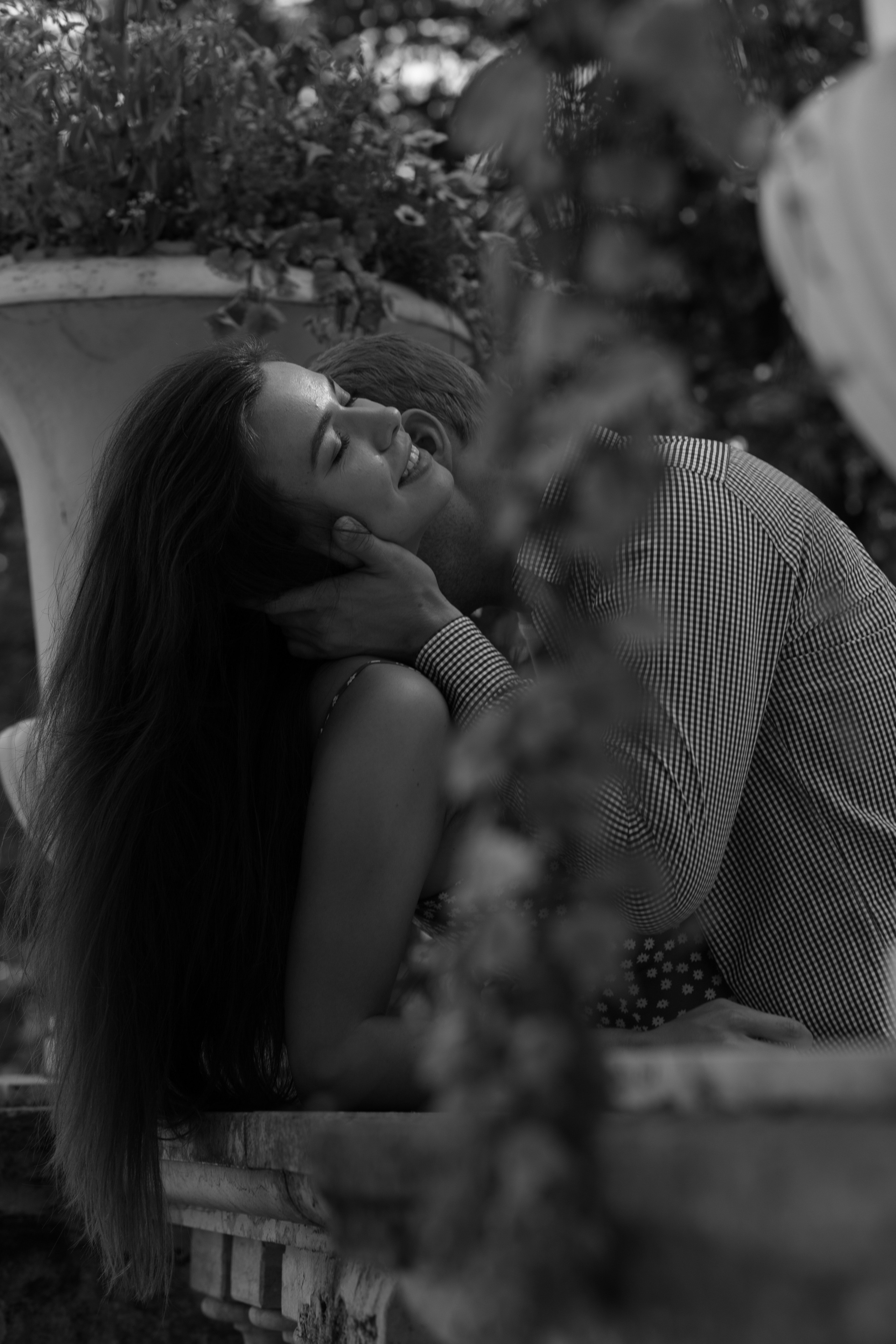 Кинолента поцелуев. Александр и Александра. Свадебный фотограф в Санкт — Петербурге и Ленинградской о