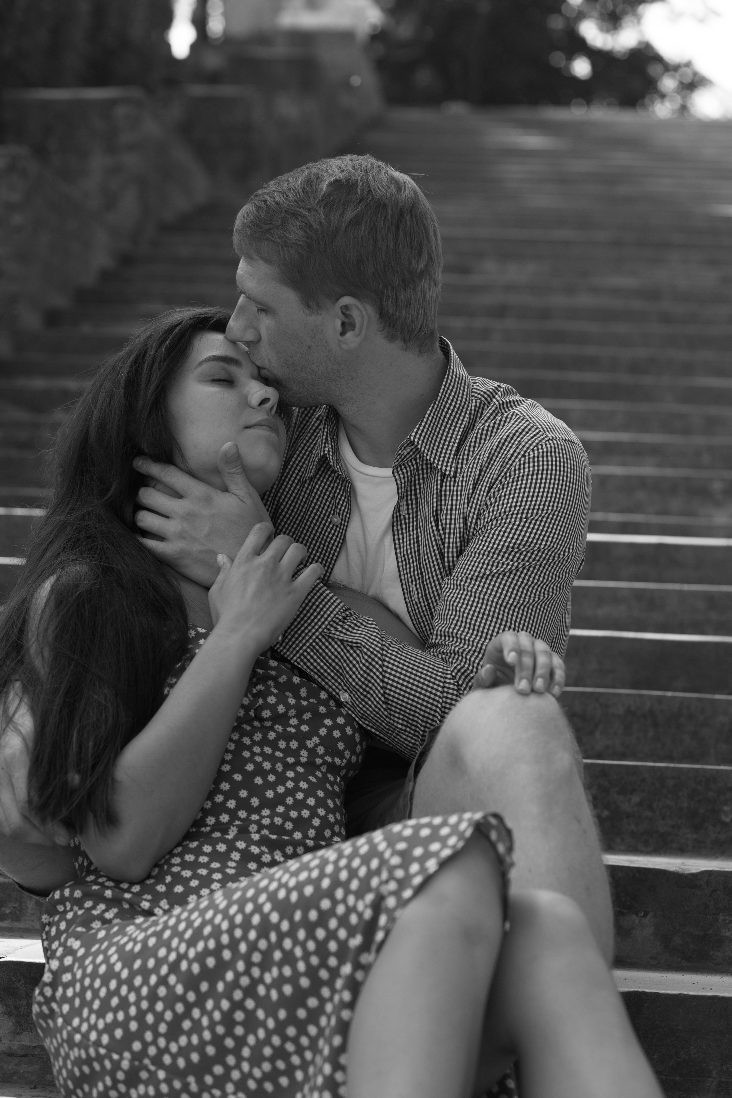 Кинолента поцелуев. Александр и Александра. Свадебный фотограф в Санкт — Петербурге и Ленинградской о