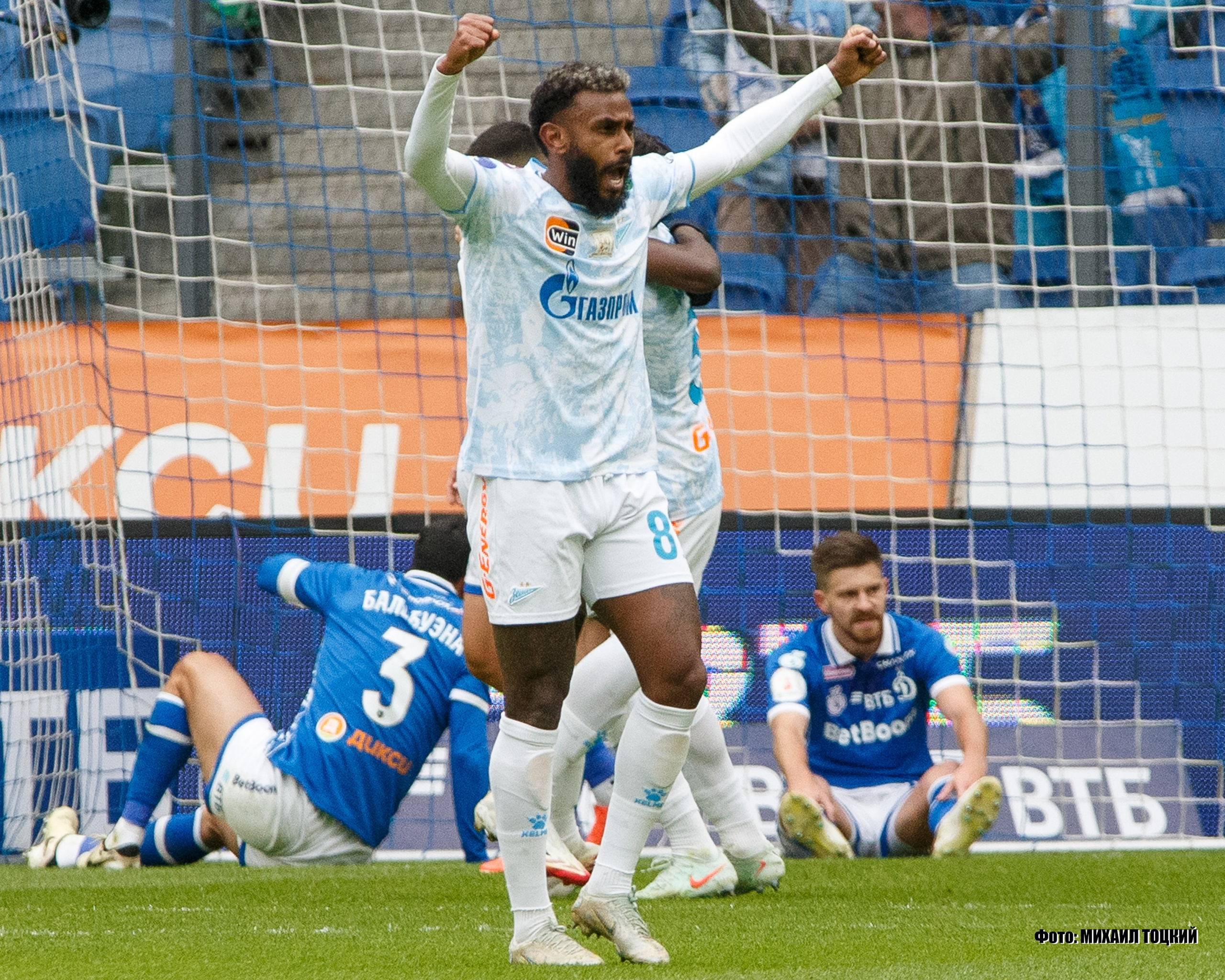 Фоторепортаж. РПЛ 26 тур. Динамо — Зенит. Михаил Тоцкий портретный и репортажный фотограф в Москве