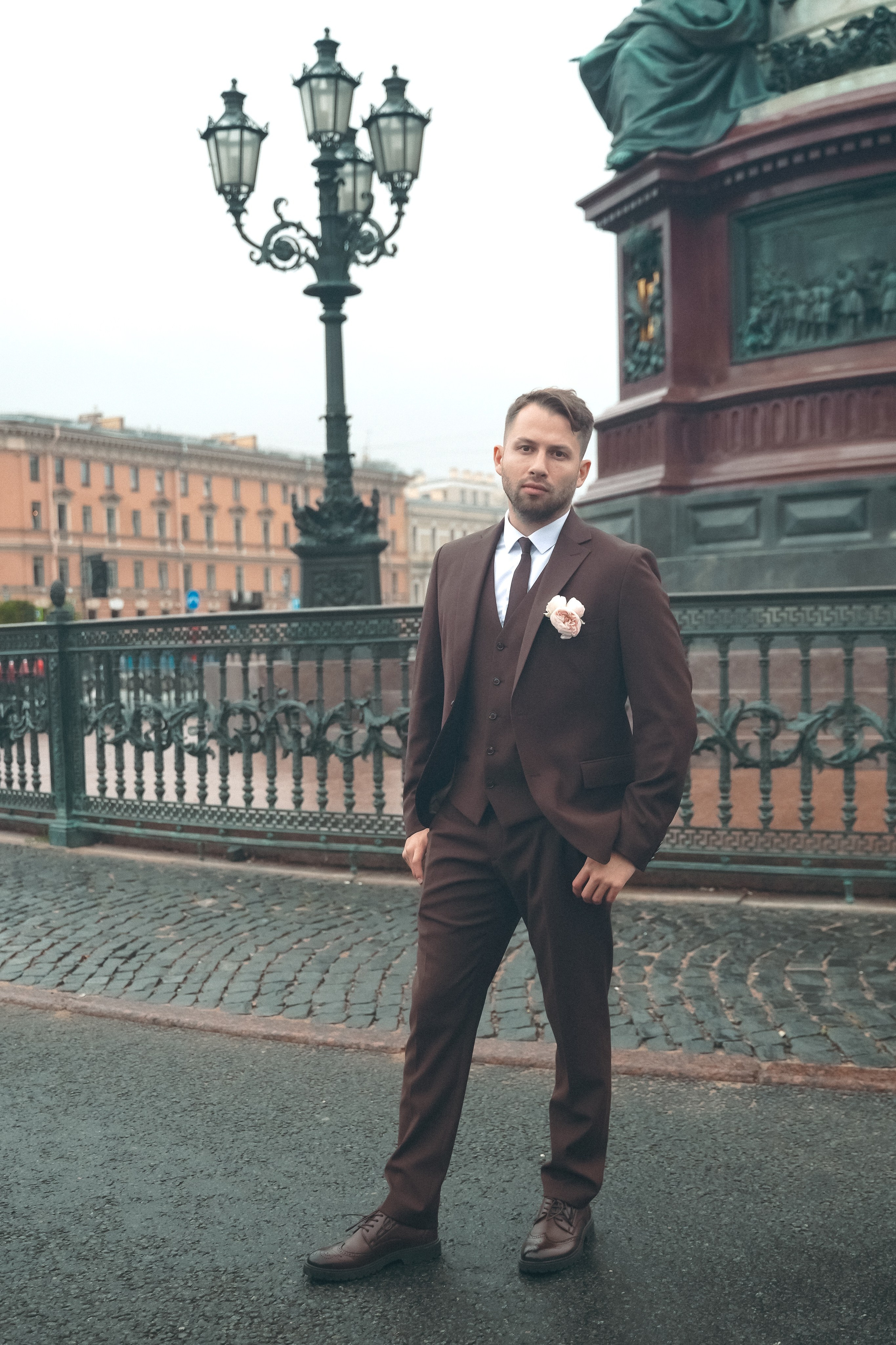 Любовный роман на Исаакиевской площади. Professional photoartist in St. Petersburg (wedding, reportage, portrait, model book, love story) Alexander Shvedov