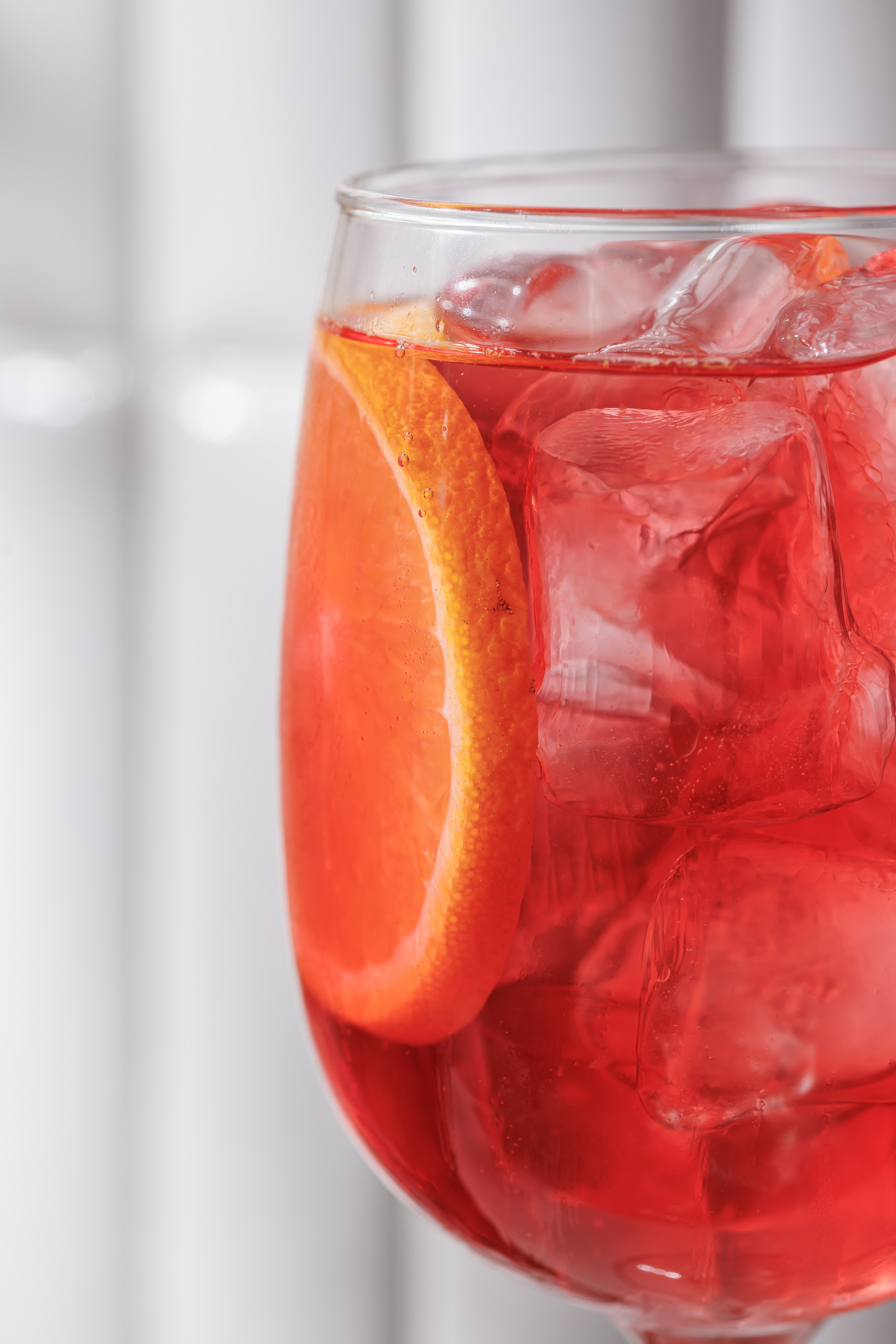 Съёмка коктейля крупным планом для барного меню