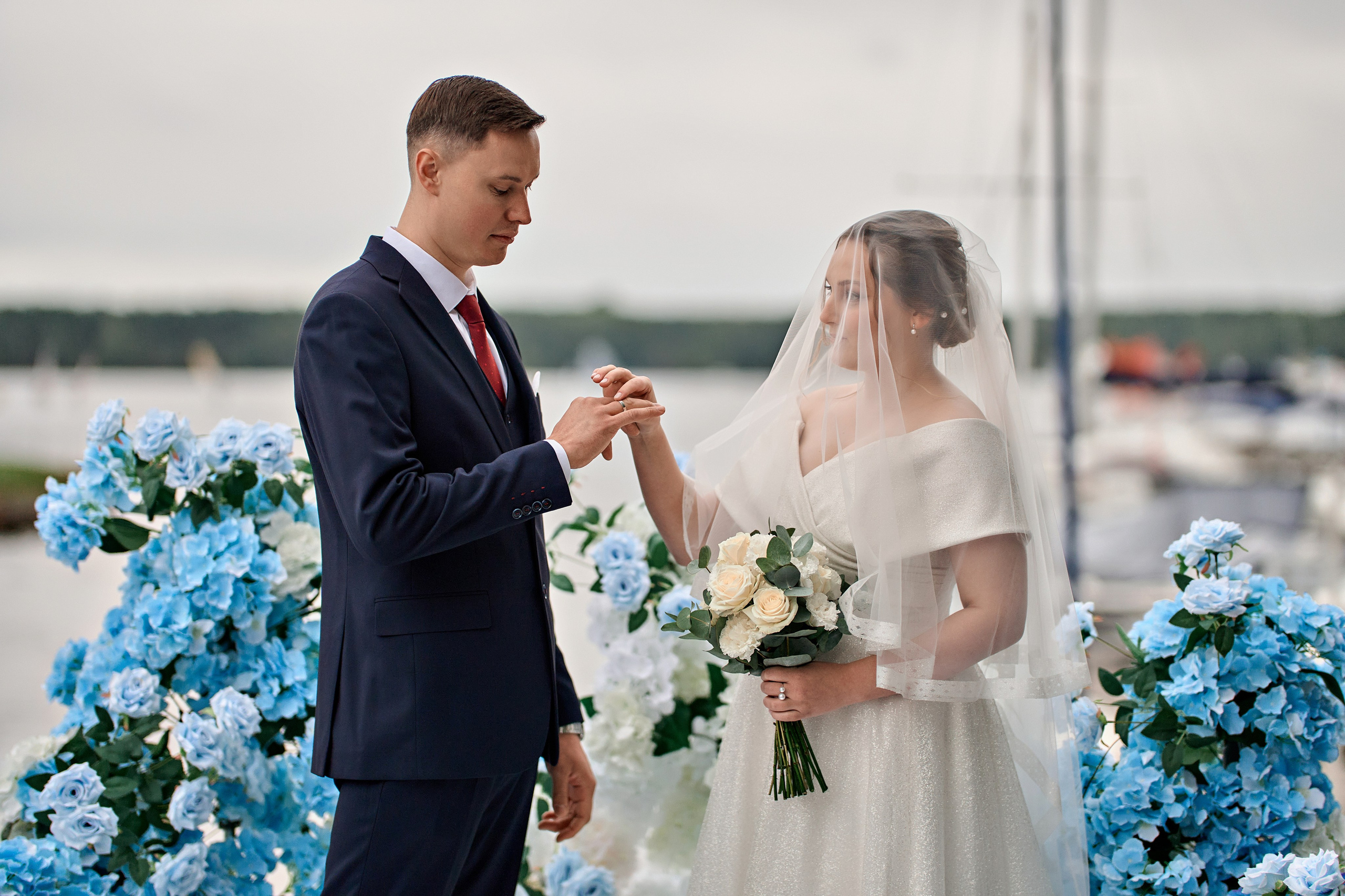 Нежная свадьба Антона и Софьи в яхт-клубе «Портофино». Фотограф Меняйло Евгений. Свадьба. Портрет. Репортаж. Семья. Контент