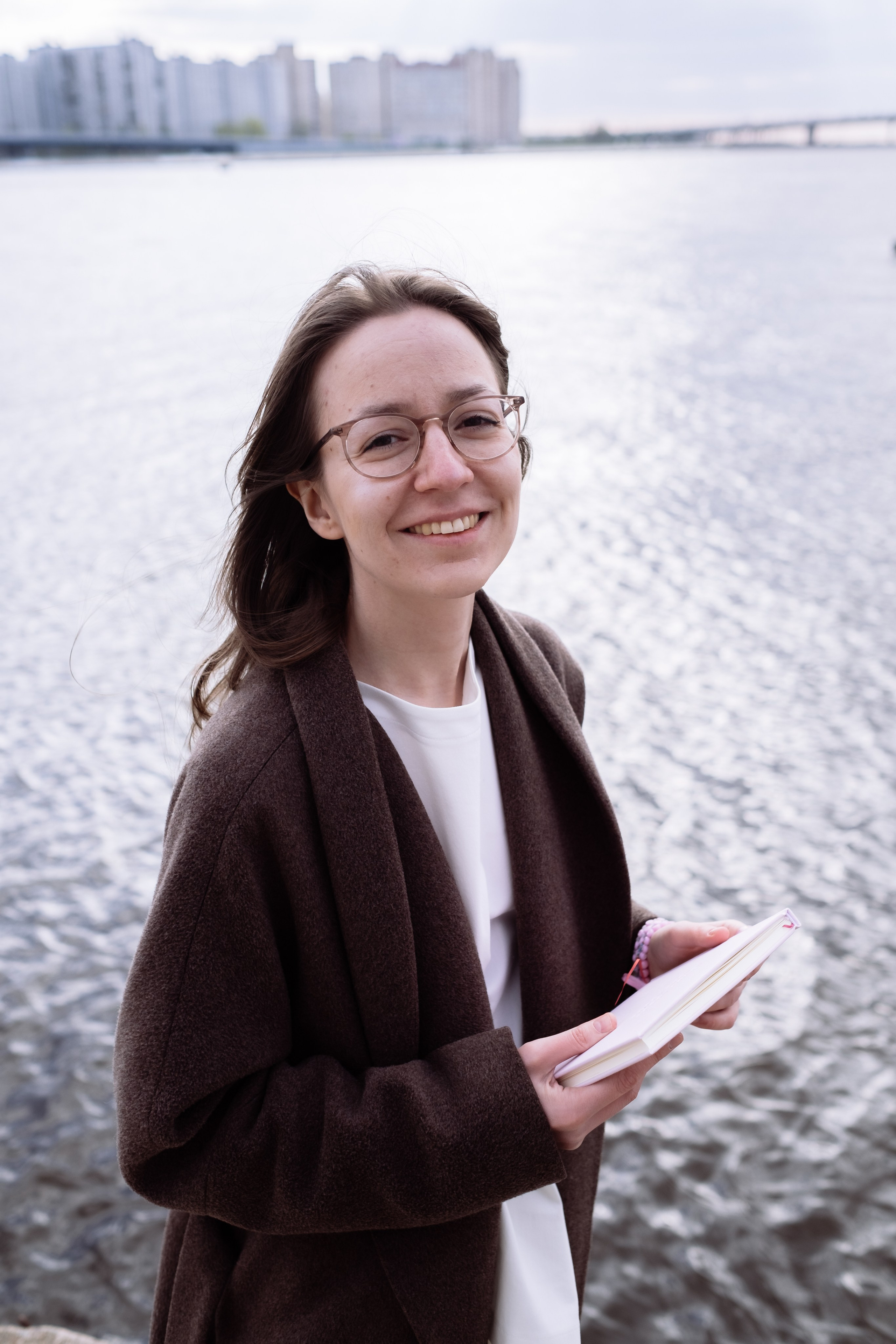 КНИГА ХУДОЖНИКА PINK WORD RED FLAG. Бюро Индульгенции Серафима Бучинская продюсер дизайнер художница СПб