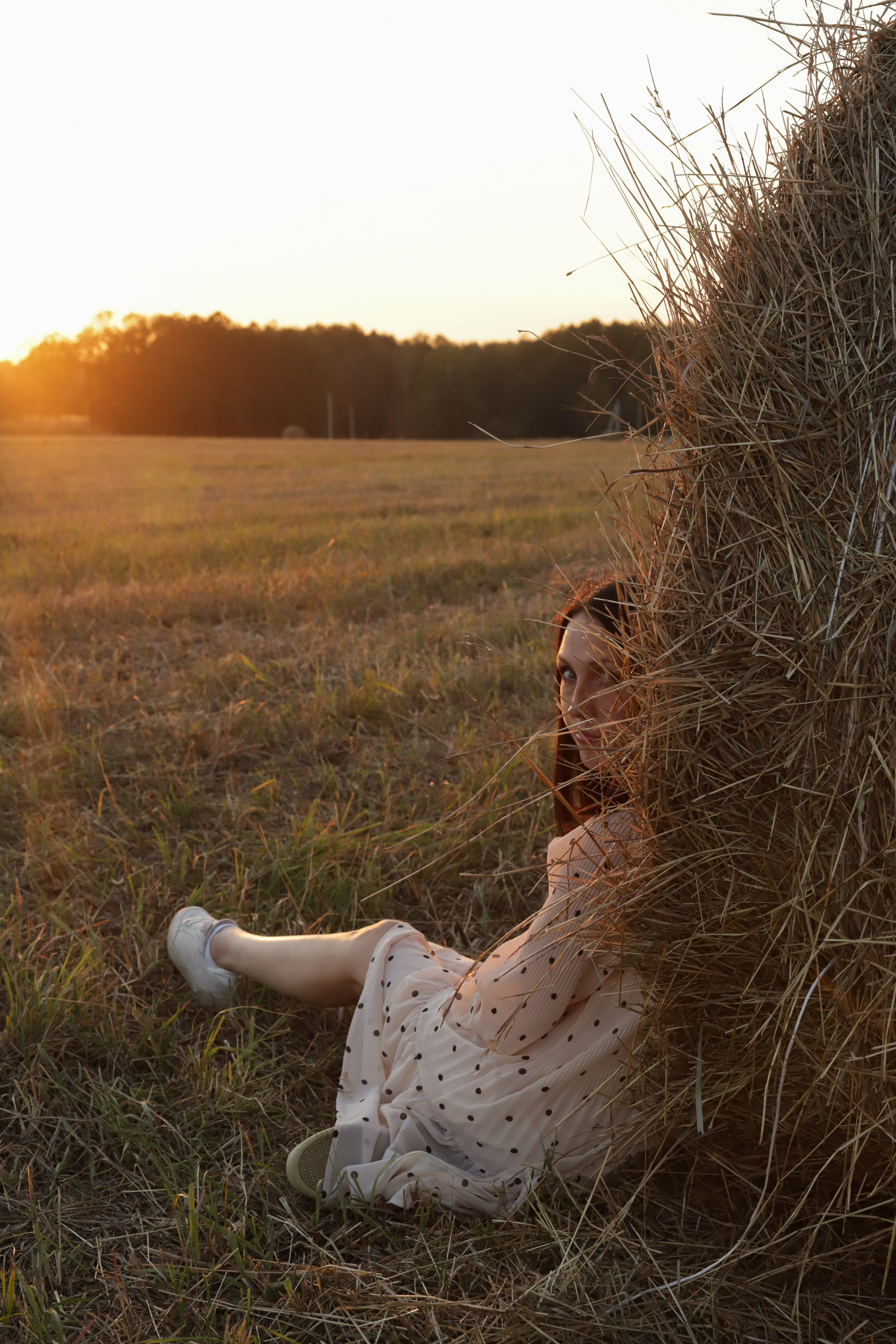 Мама с детьми в поле стога. Диана Николаева — фотограф город Балашиха