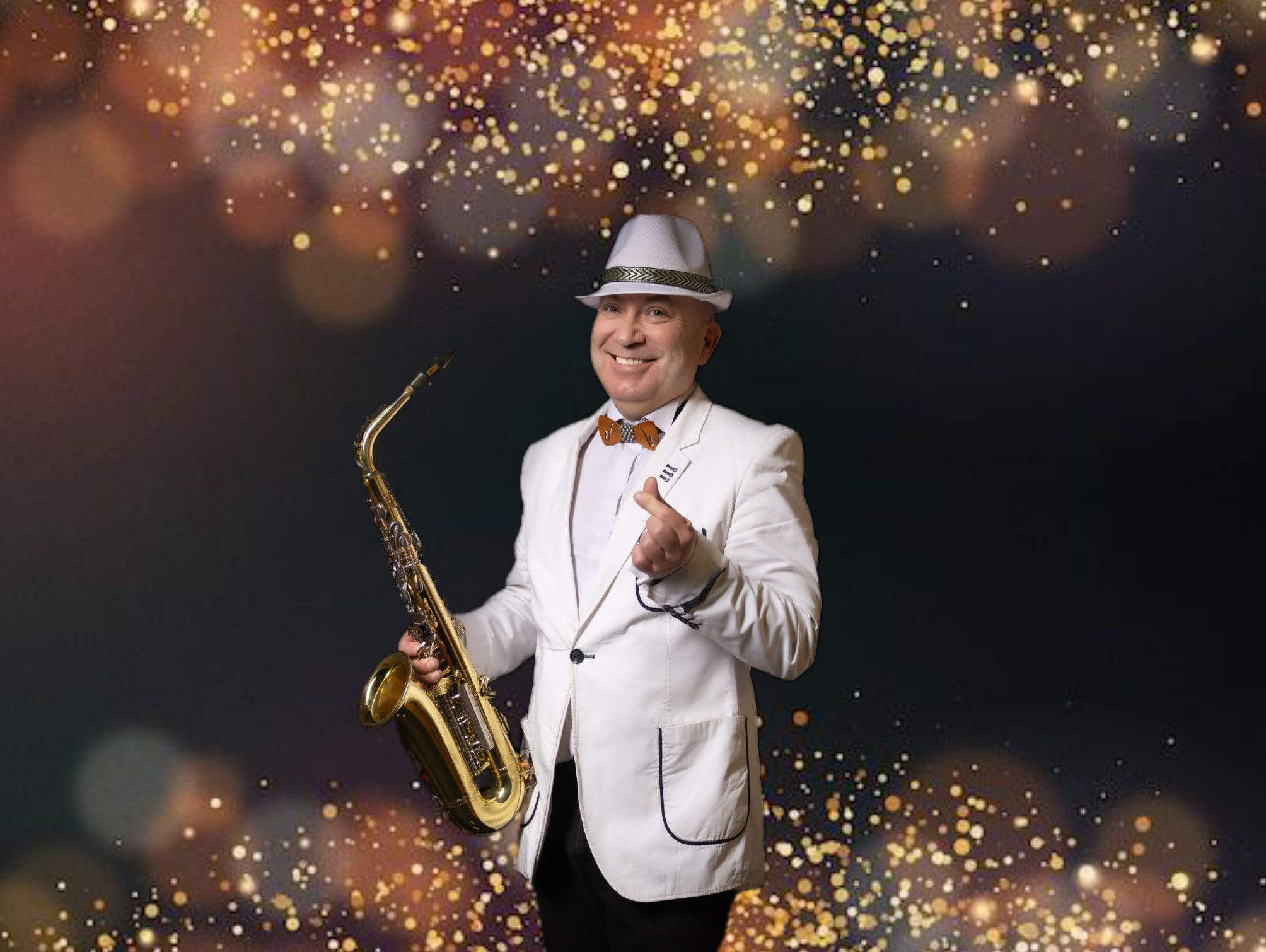 Ведущий Валерий Саксофонов