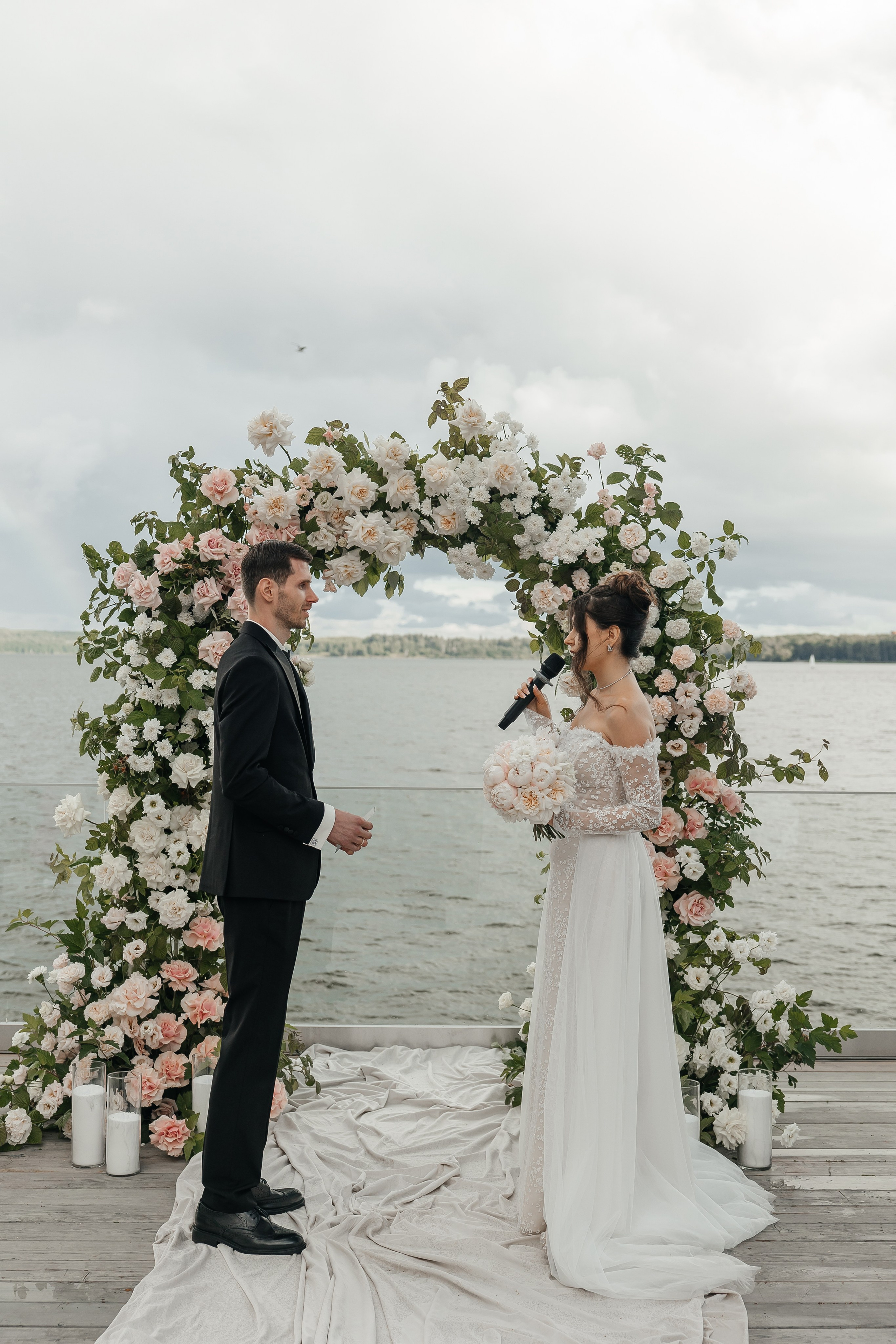 Выездная церемония на площадке THE SUN LAKE VERANDA на озере Сенеж Солнечногорск