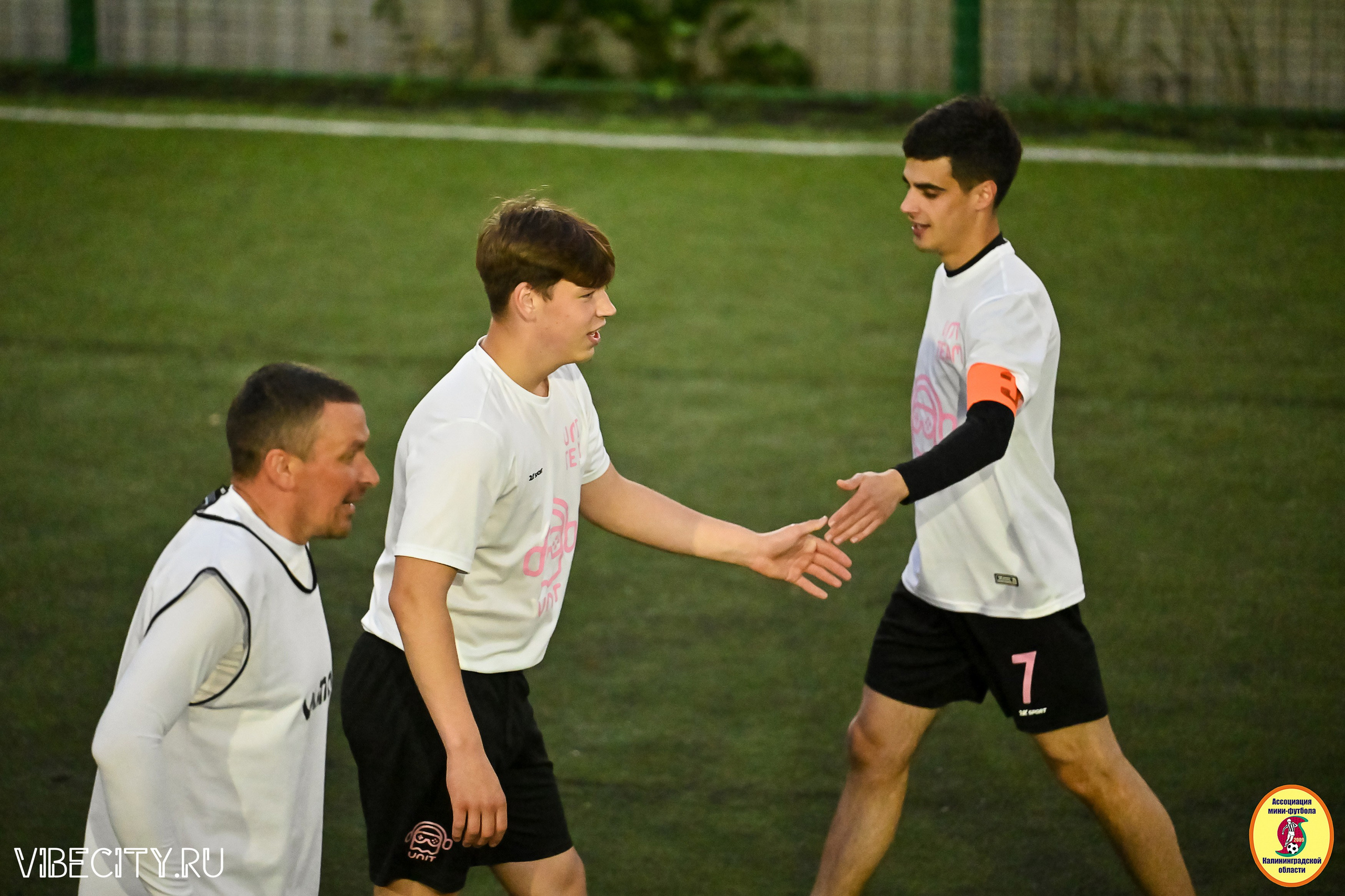 ИГРЫ МИНИ-ФУТБОЛЬНОЙ И КОРПОРАТИВНОЙ ЛИГИ. VIBECITY.RU Вайб Сити Ру Фоторепортажи Фотоотчеты Калининград