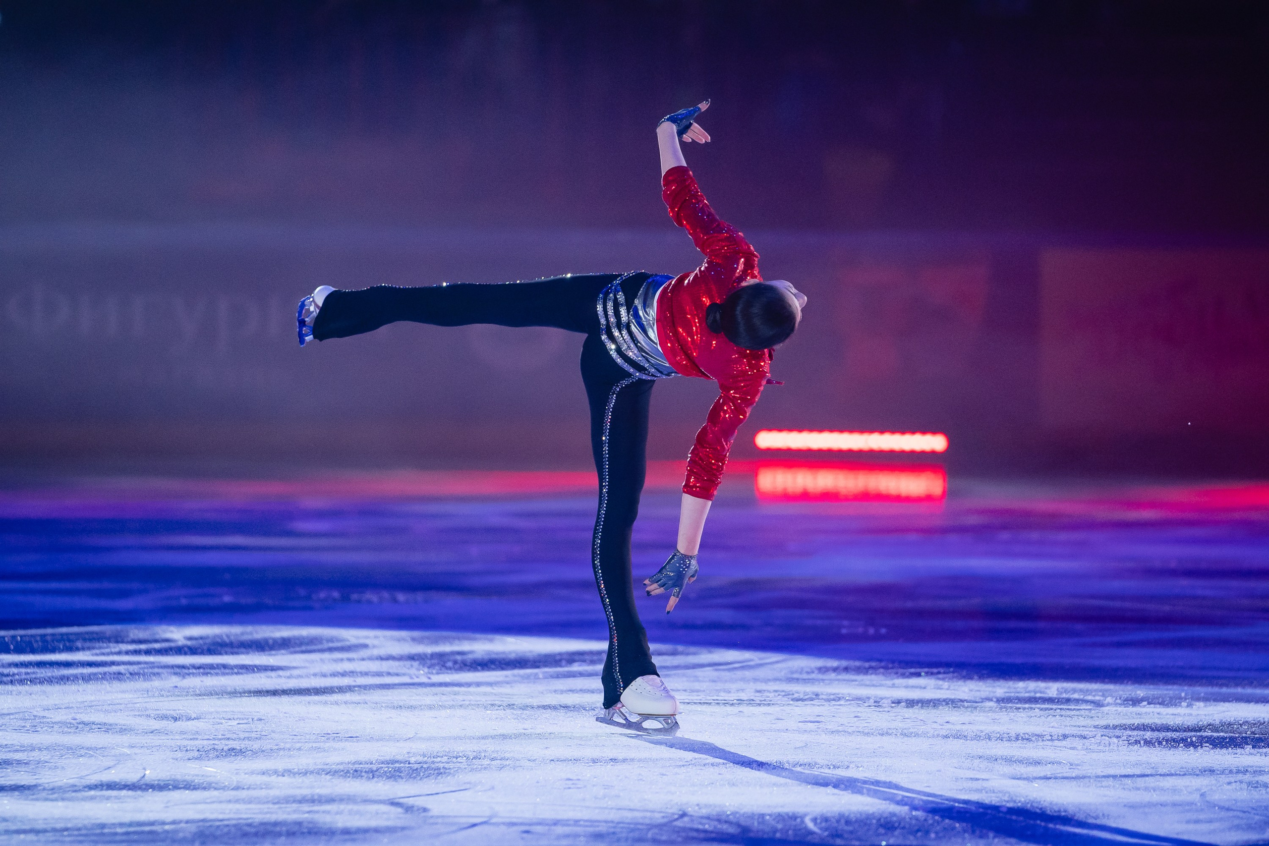 Шоу «Чемпионы на льду» в Новосибирске. Воробьева Ксения — Спортивный и танцевальный фотограф Новосибирск