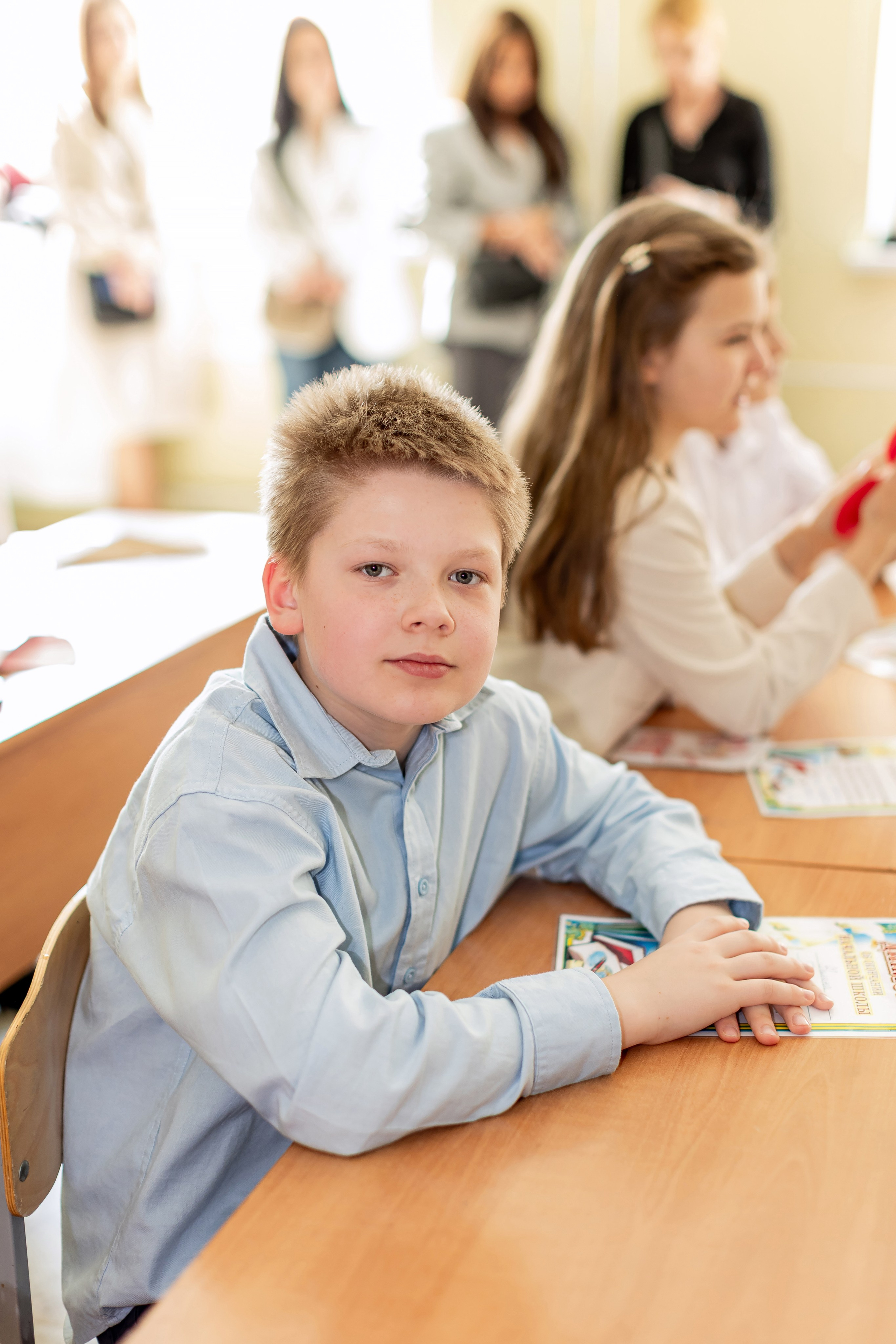 Выпускной в начальной школе в классе. Фотограф и видеограф Москва. Свадебный фотограф, видеограф. Выпускные альбомы. Оживающие альбомы