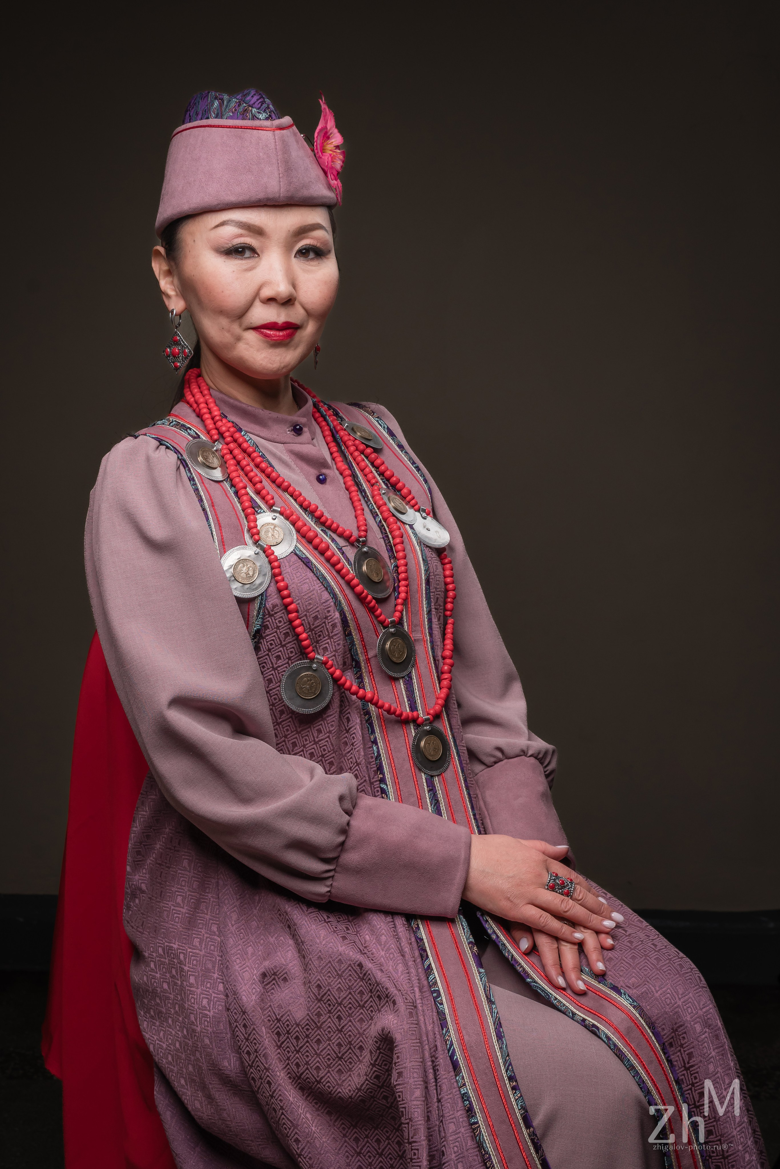 Съёмка в бурятских национальных костюмах. Семейный и свадебный фотограф в Иркутске Максим Жигалов