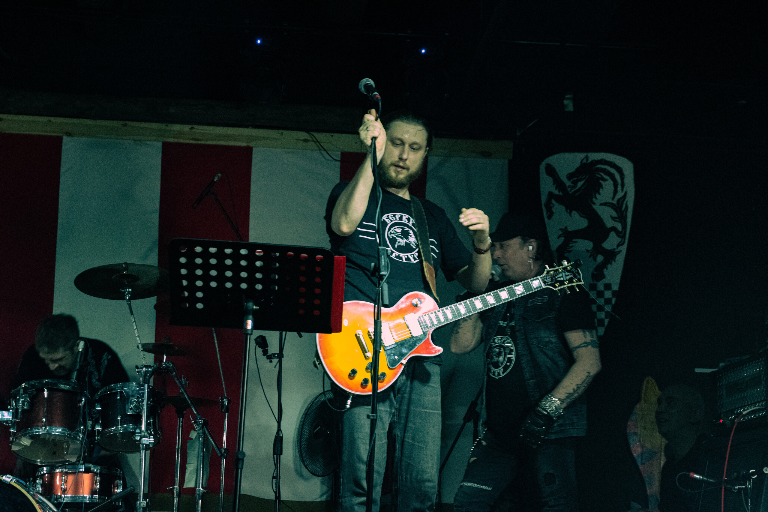 16 апреля состоялся концерт Артура Беркута, на разогреве была группа ПасСаш. Ёлкин Александр Фотограф