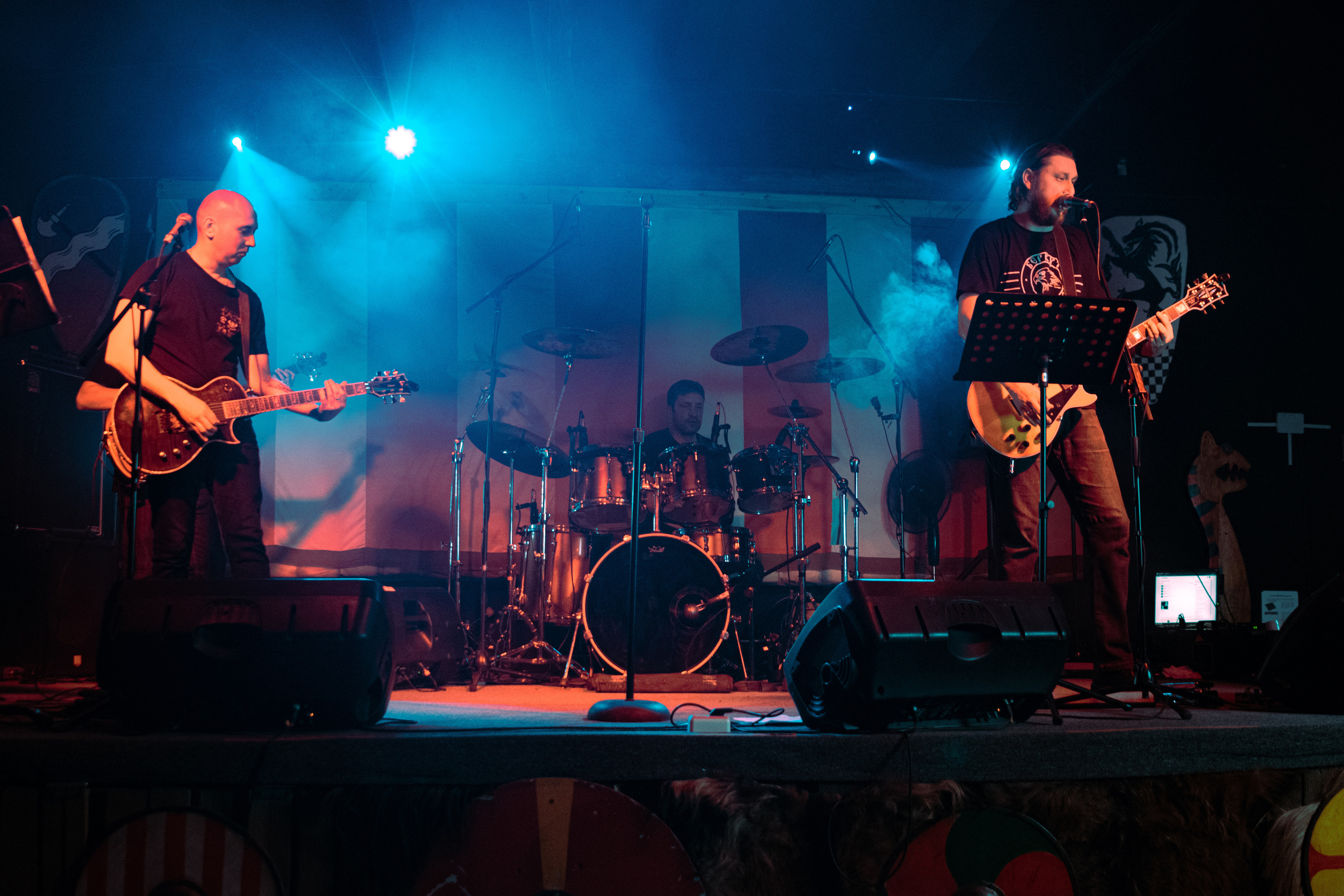 16 апреля состоялся концерт Артура Беркута, на разогреве была группа ПасСаш. Ёлкин Александр Фотограф