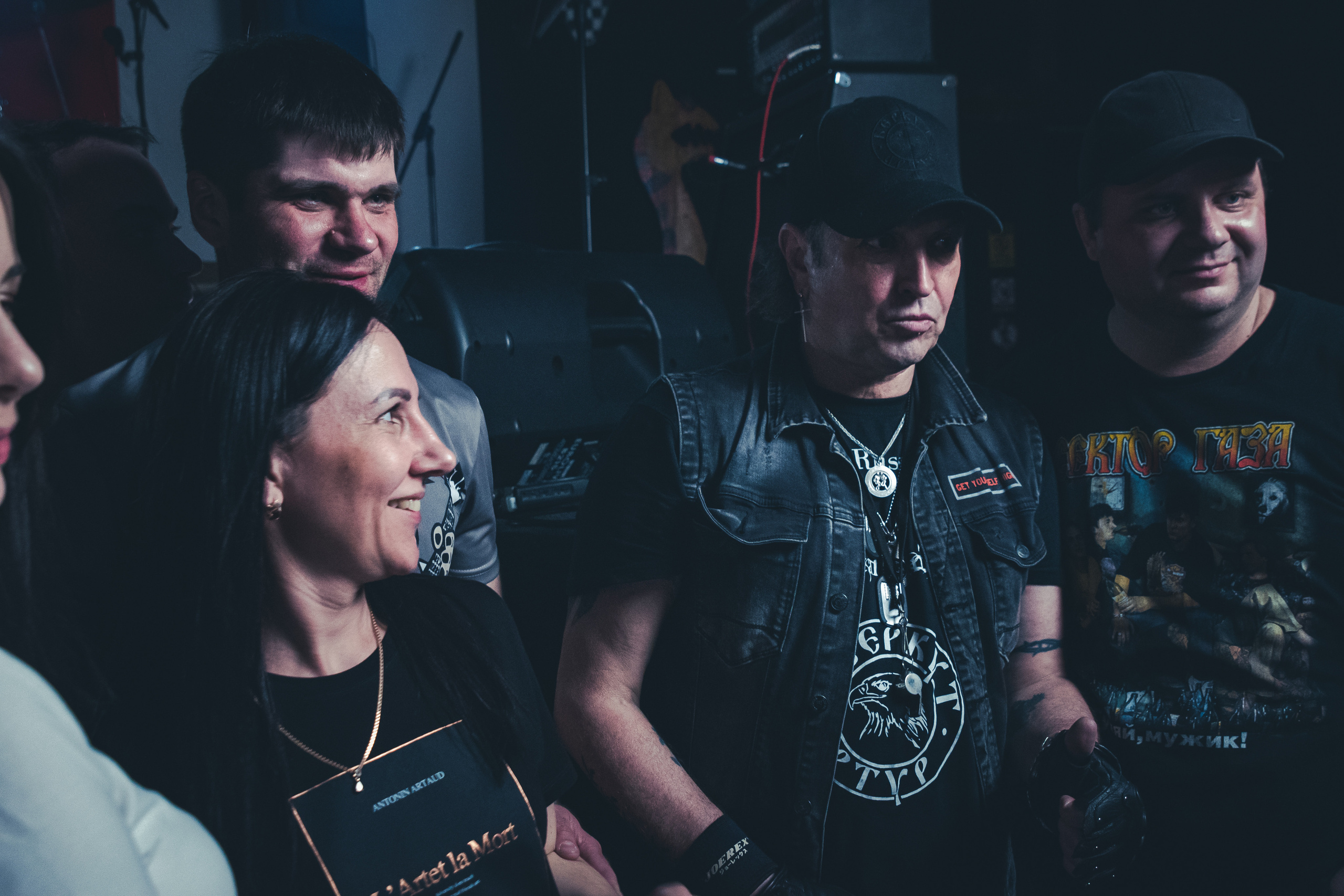 16 апреля состоялся концерт Артура Беркута, на разогреве была группа ПасСаш. Ёлкин Александр Фотограф