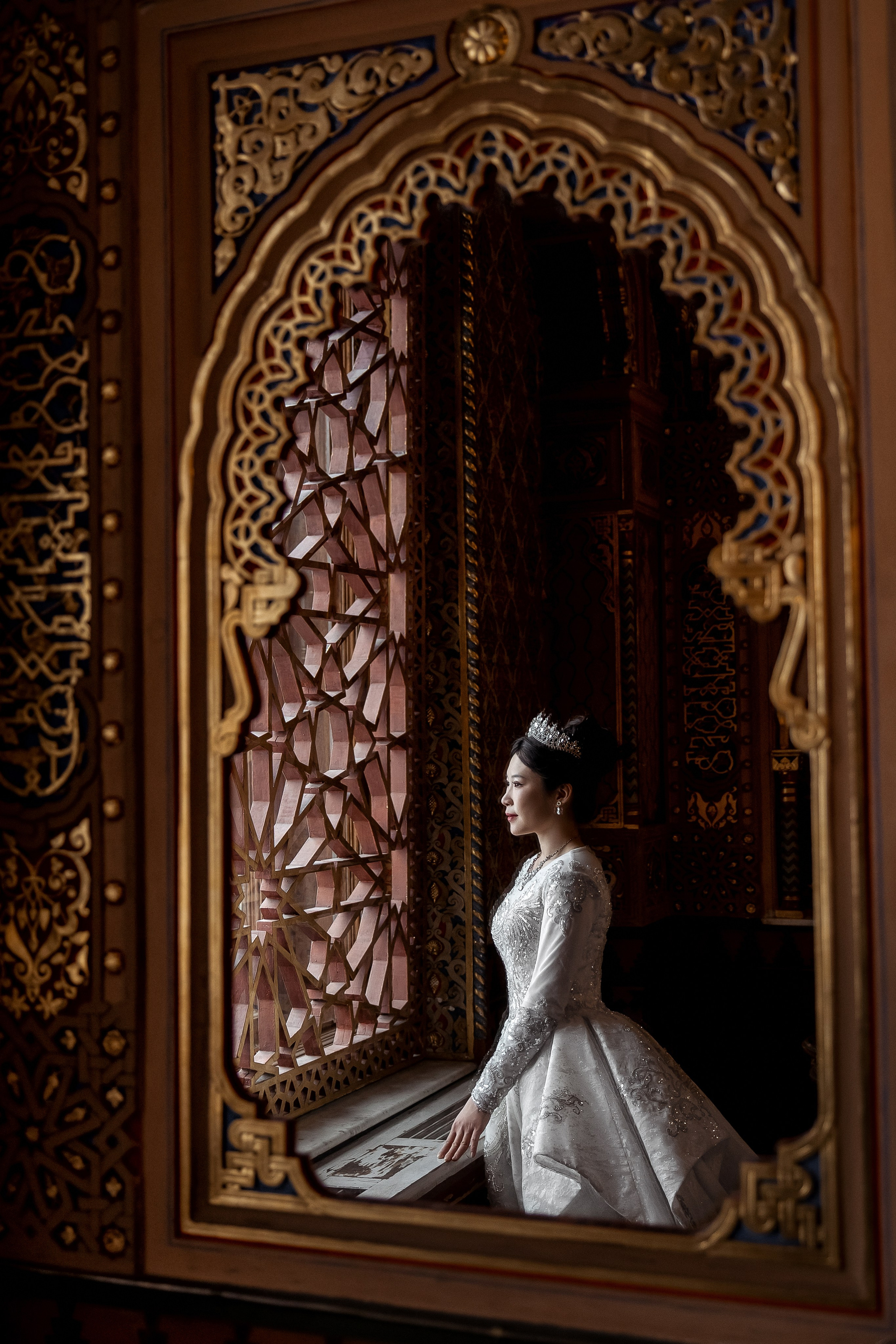 Отражение невесты в зеркале - Мавританская гостинная в восточном стиле.