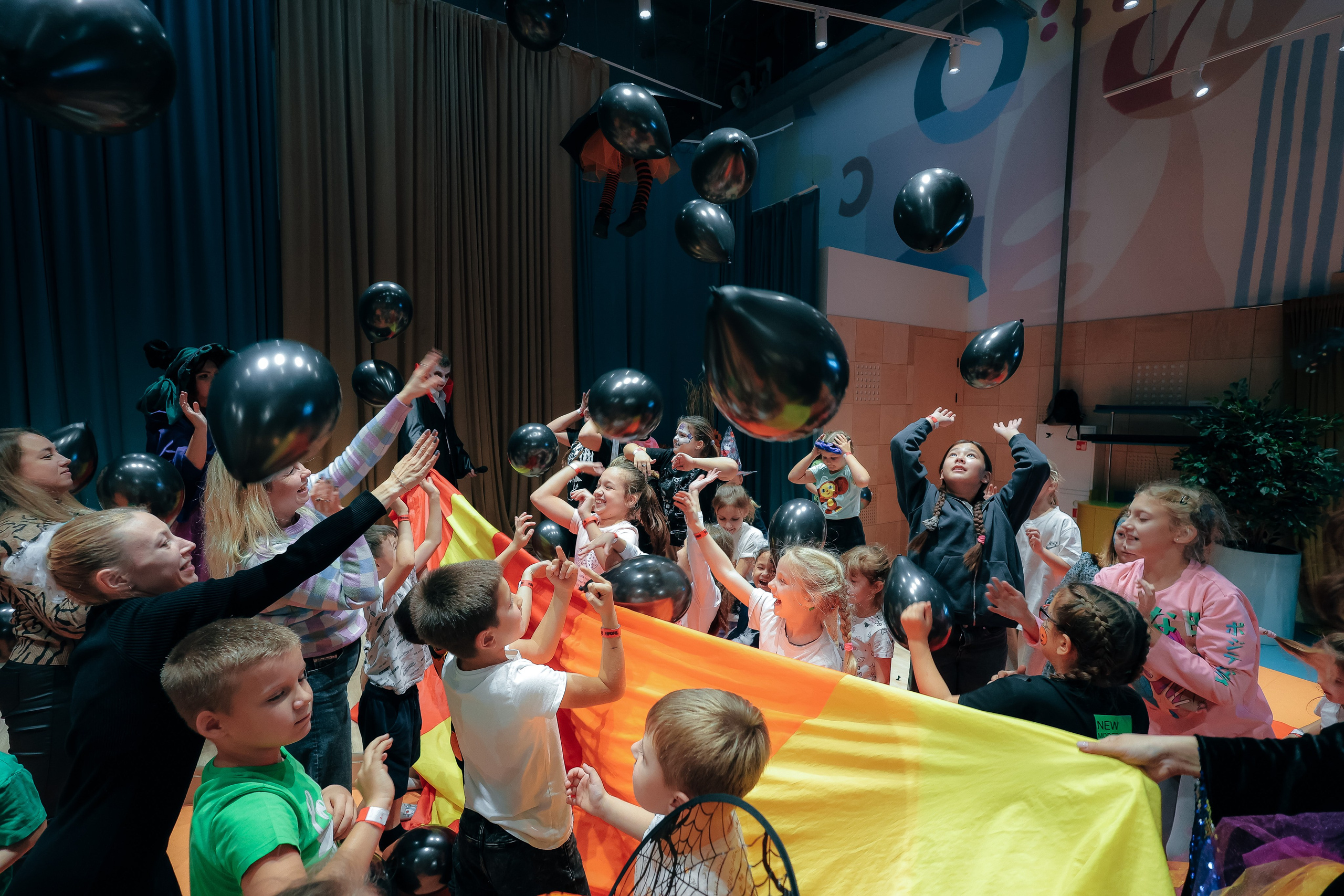 02.11 Halloween в Zhooki Park. Команда специалистов в мире фотографии и видео. Детский фотограф, семейный фотограф