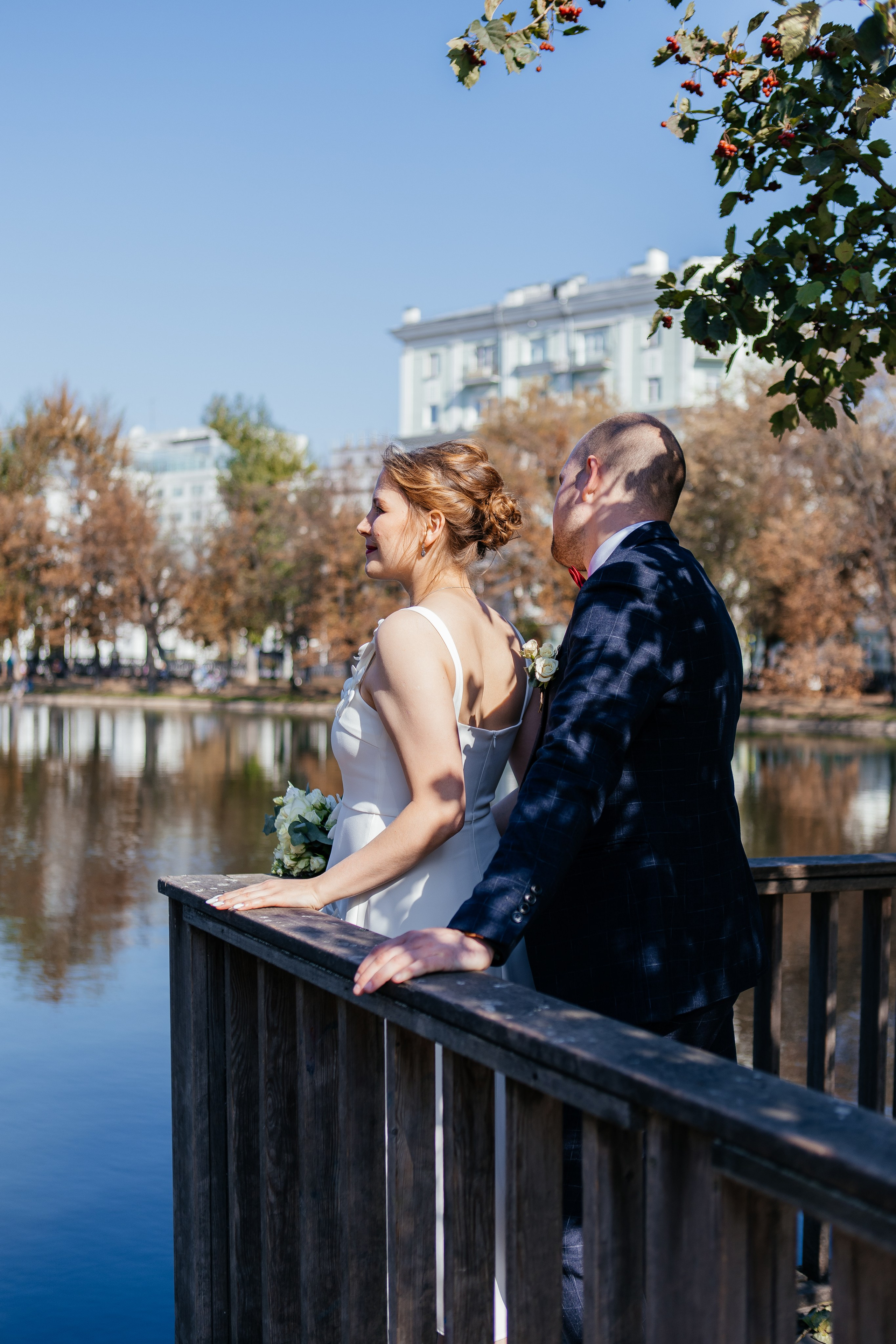 Фотопрогулка по Чистым прудам после регистрации в Дворце Бракосочетания № 1. Свадебный фотограф в Москве