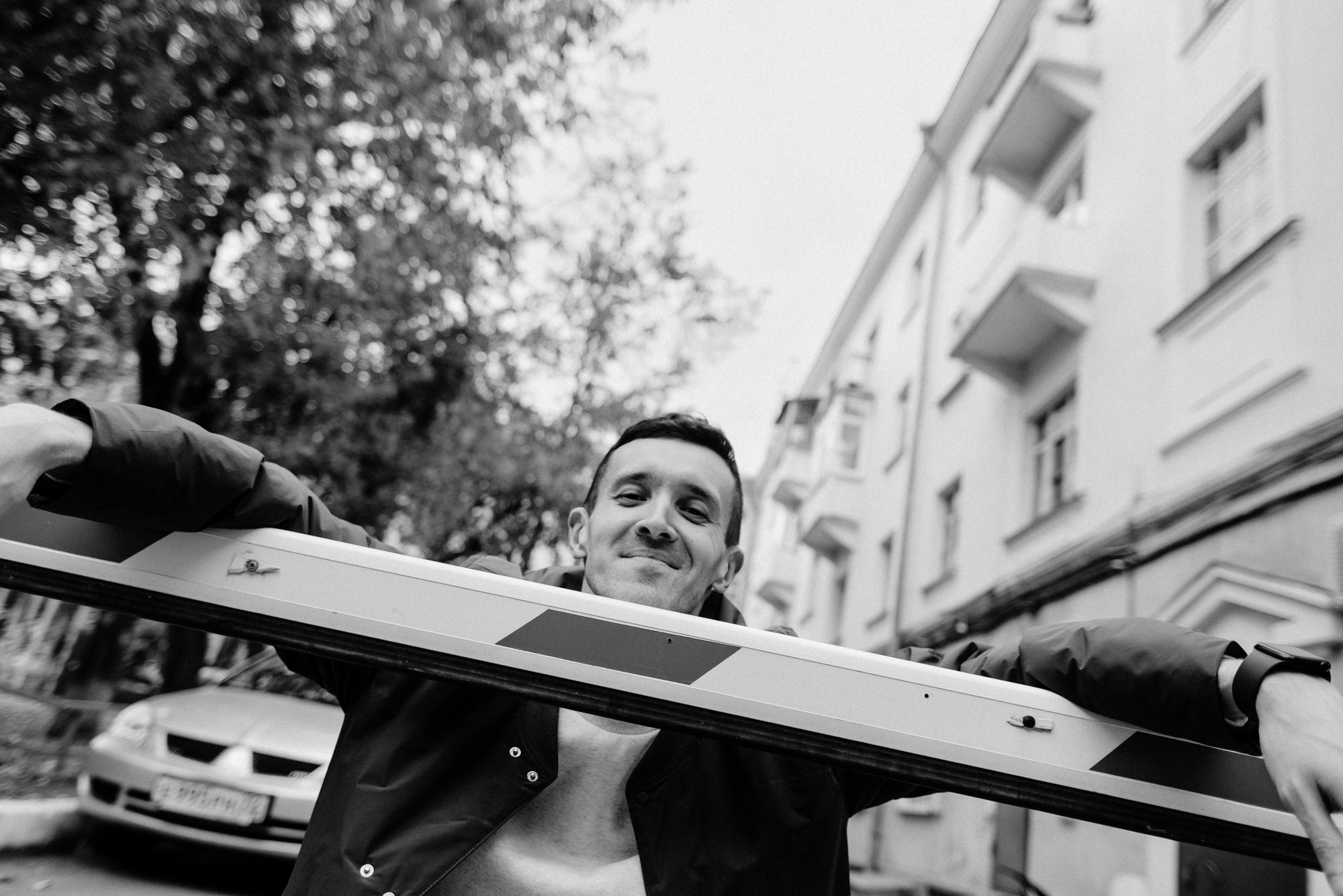 Мужская стрит-фотосессия в Тюмени | Уличный фотограф Дарья Мустафина. Портретный фотограф Тюмень Дарья Мустафина