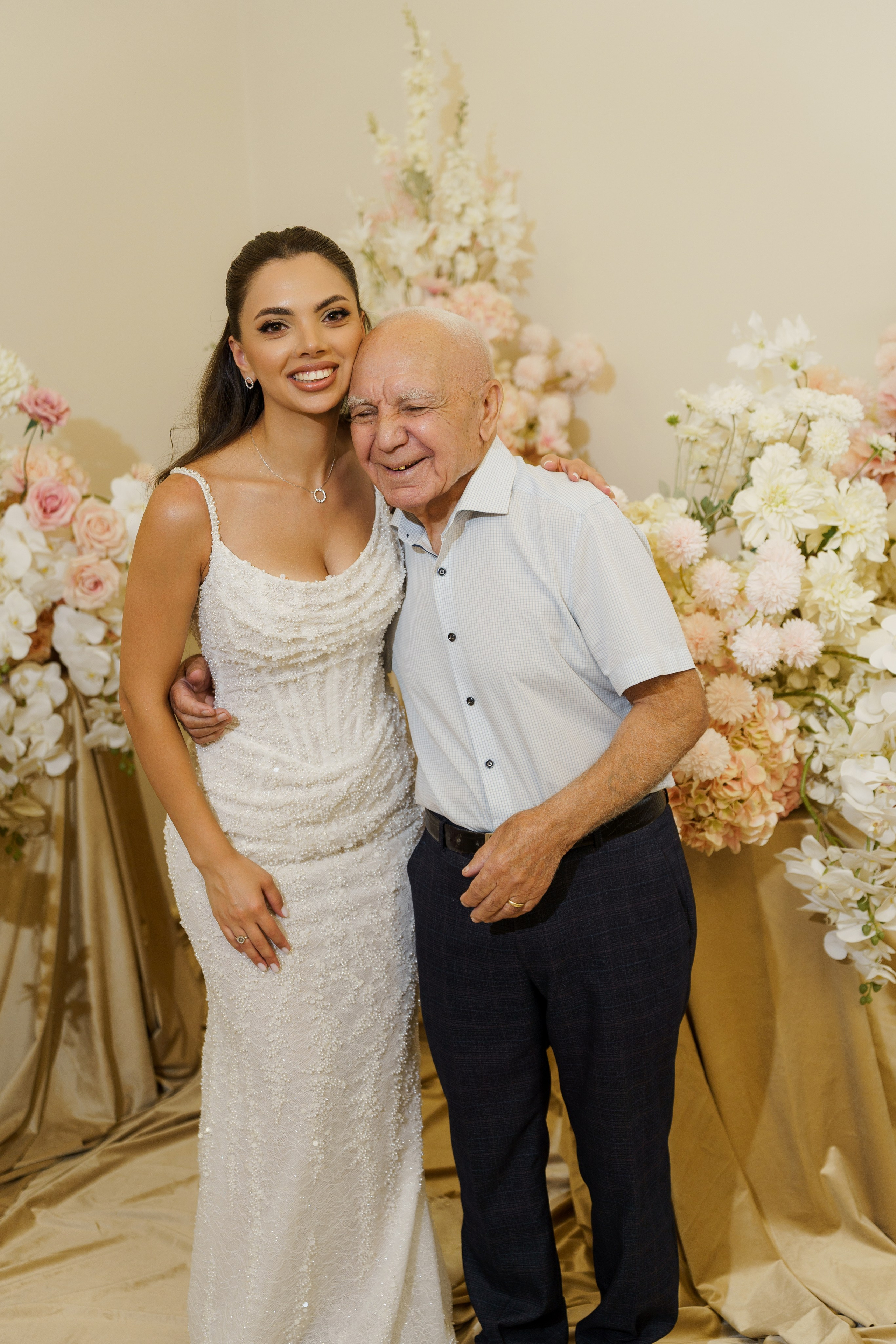 Сватовство в Краснодаре от лучших свадебных фотографов и операторов ТВИНС СТУДИО. ТВИНС СТУДИО — лучшие свадебные фотографы и видеографы в Краснодаре