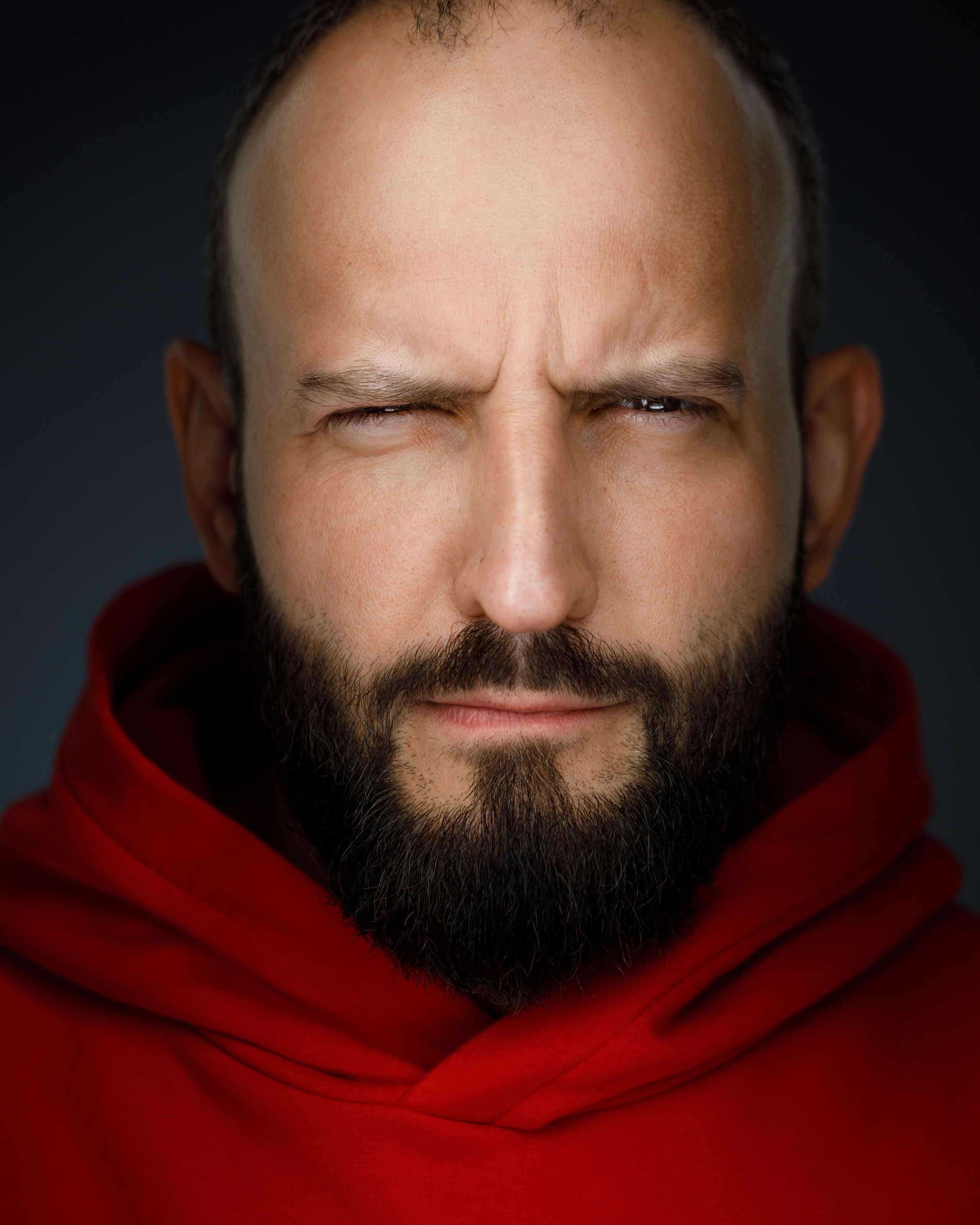 Хедшот. Драматичный портрет на обложку журнала.