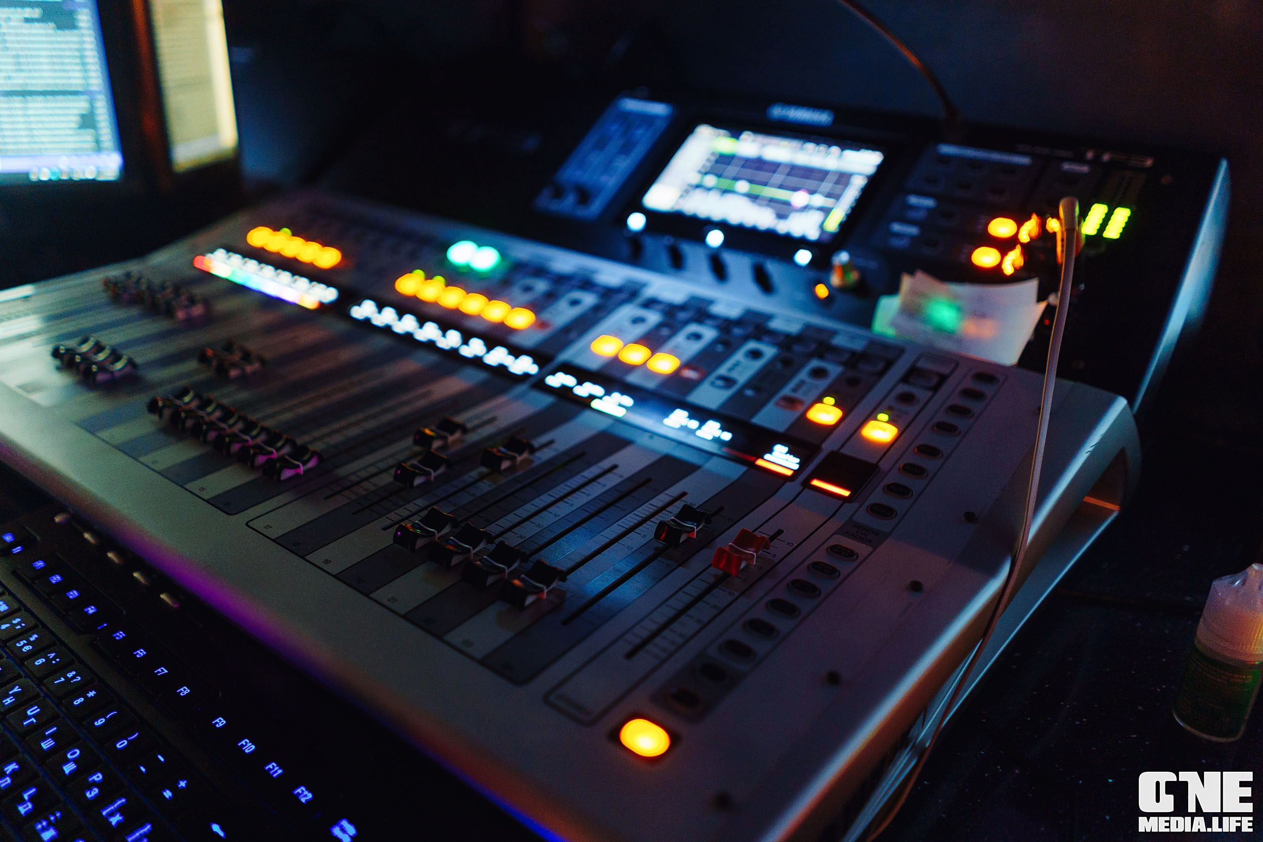 Фоторепортаж из караоке-клуба Эйфория. One Media Life: фоторепортажи, фотоотчеты с мероприятий и заведений