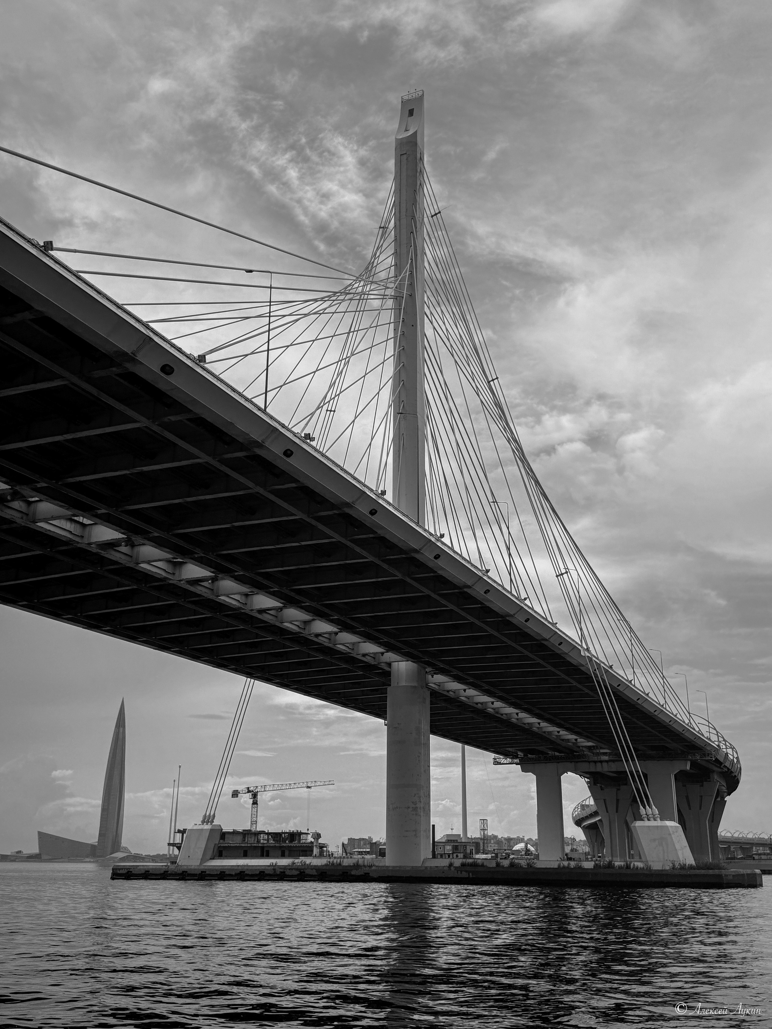 Фотографии Санкт-Петербурга на телефон. Фотограф Алексей Лукин. Профессиональная фотосъёмка в Санкт-Петербурге. Обработка и Ретушь фотографий