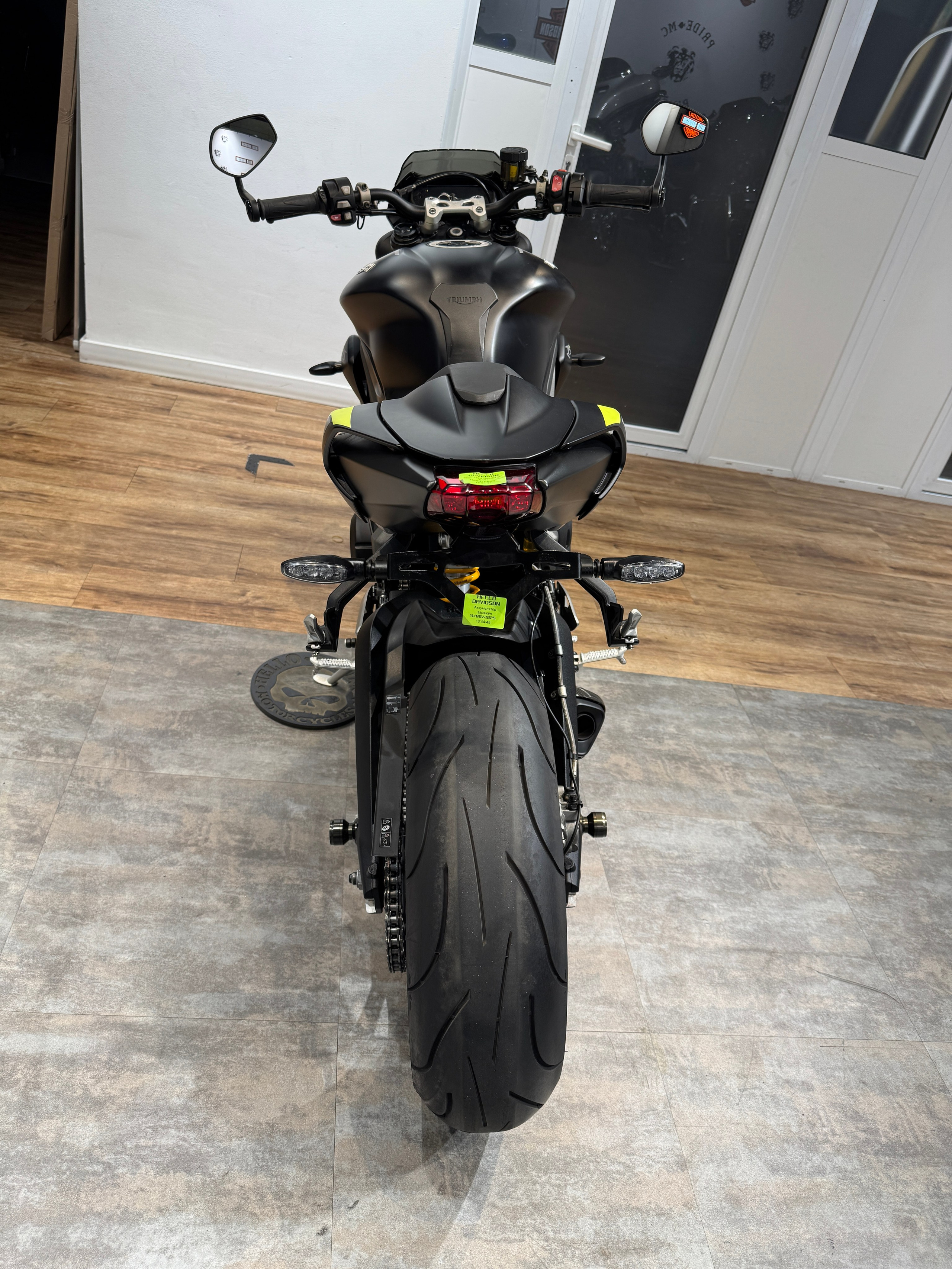 Triumph Street Triple 765 RS 2020. Hello Davidson, Москва. Только хорошие мотоциклы…