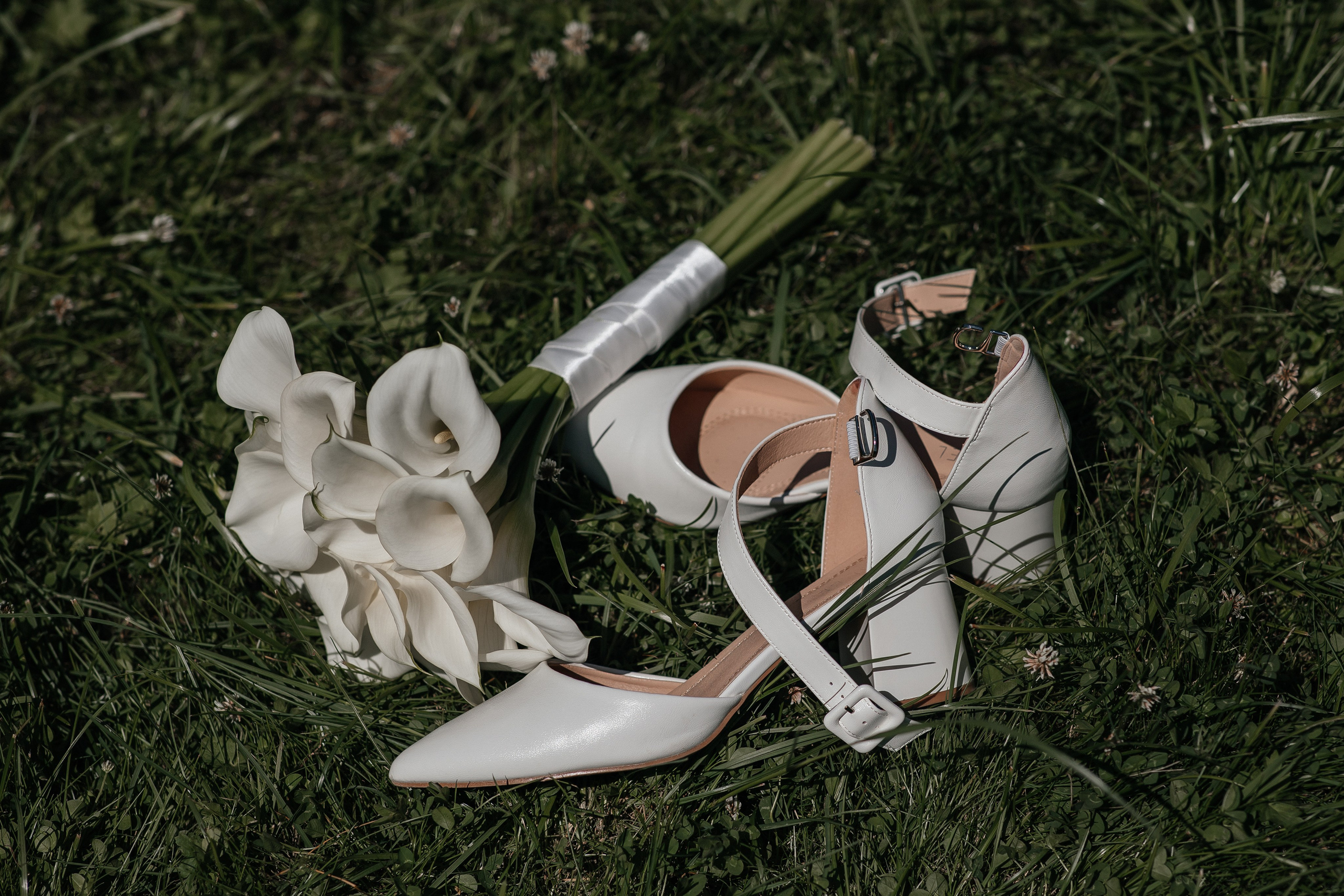 Свадебная фотосессия в Ботаническом саду имени Цицина. Свадебный фотограф в Москве Дарья Олендарёва