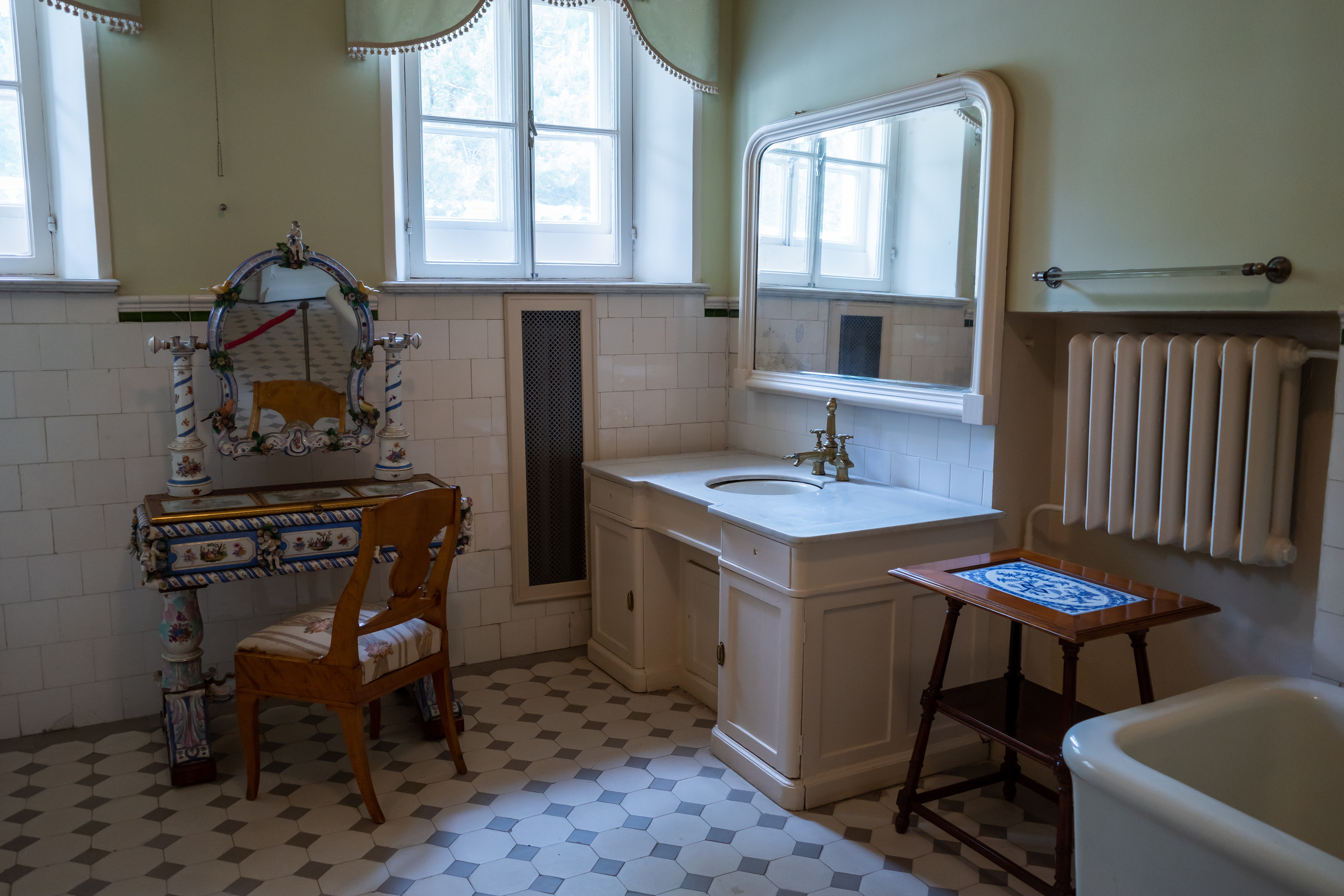 Интерьеры усадьбы Горки Ленинские