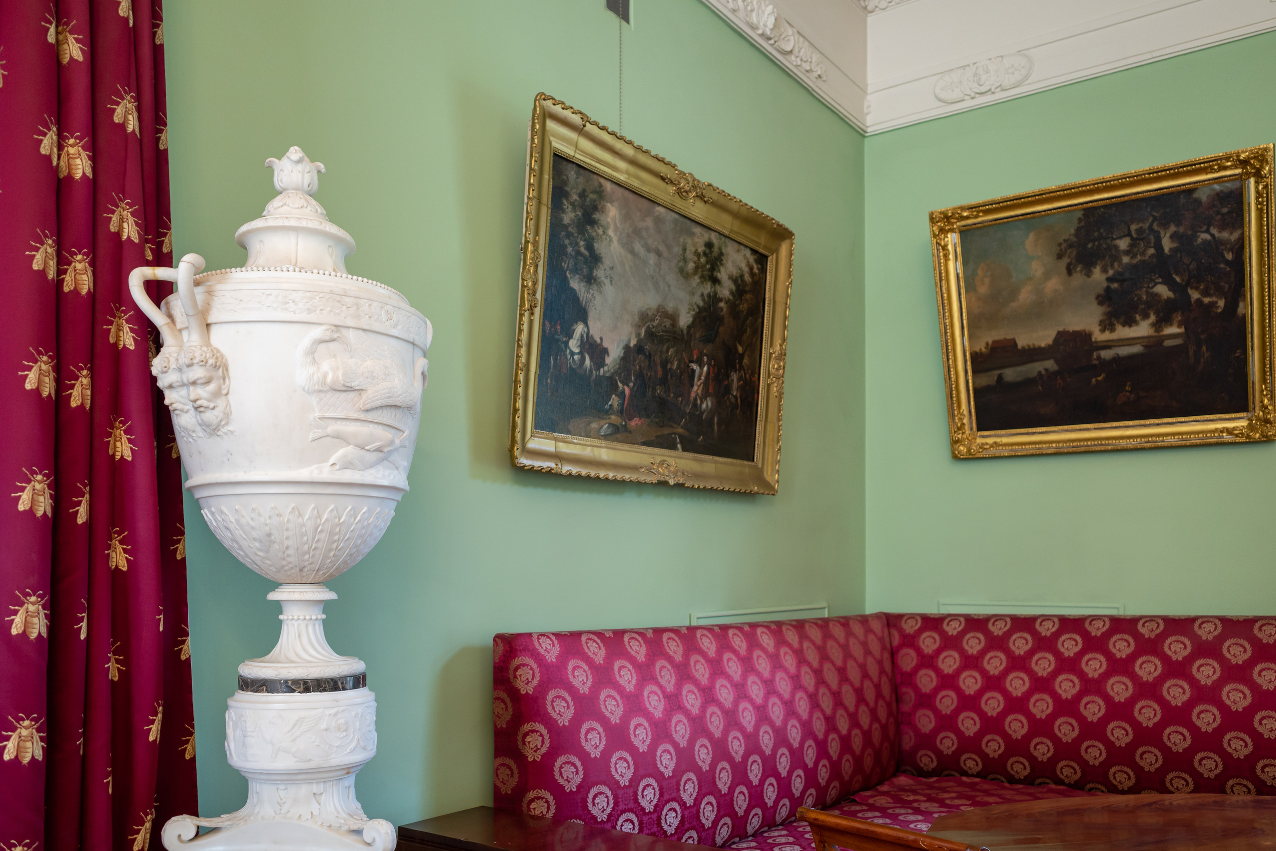 Интерьеры усадьбы Горки Ленинские