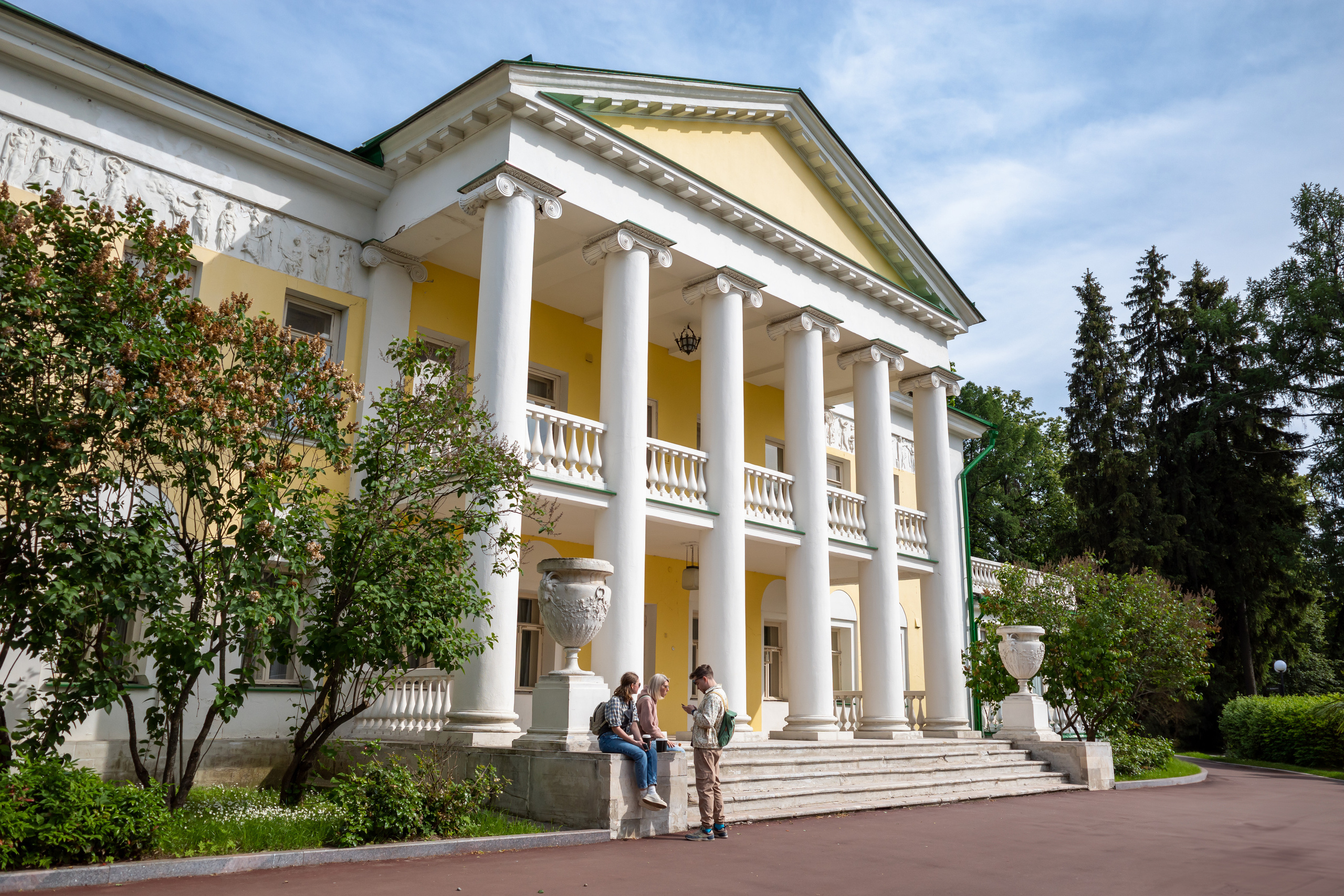 Здание усадьбы в Горках Ленинских