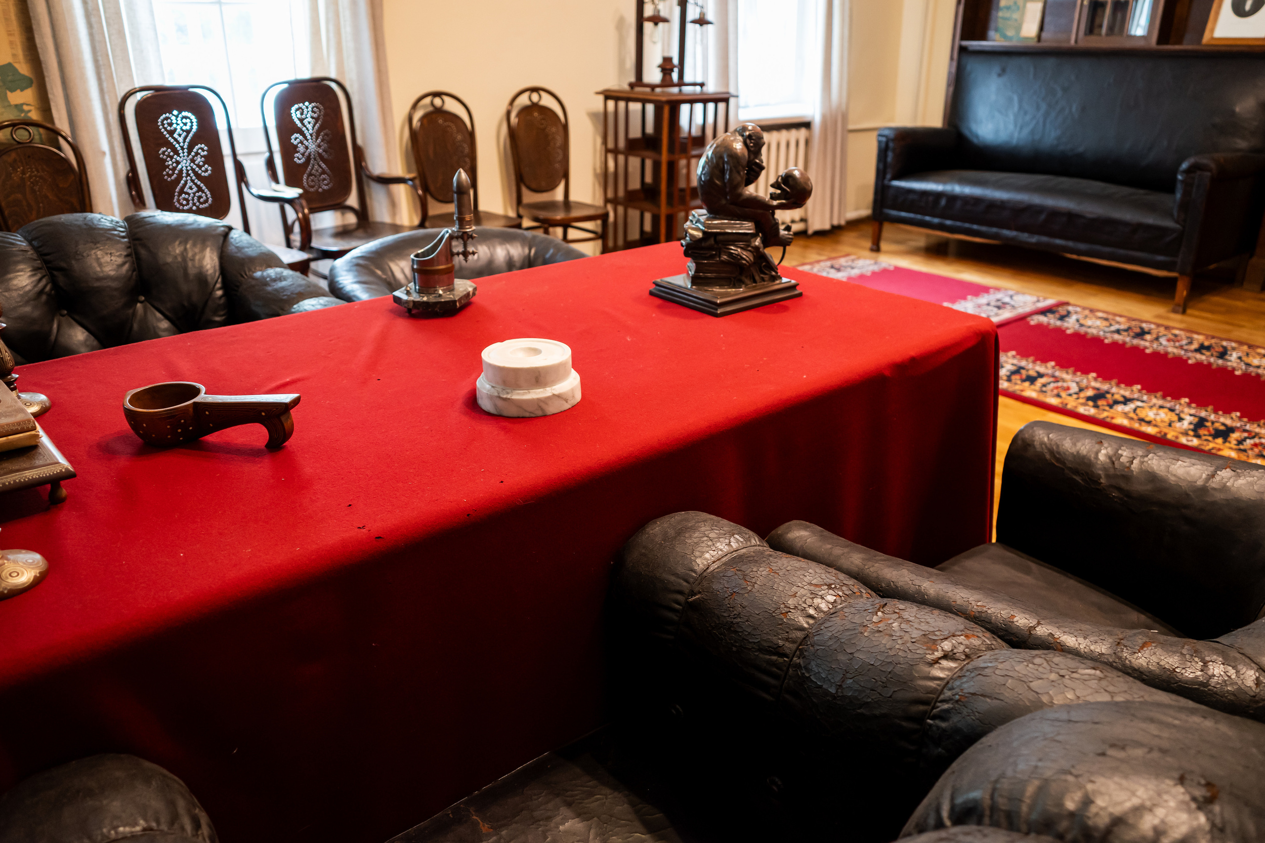 Рабочий стол Ленина в Горках Ленинских