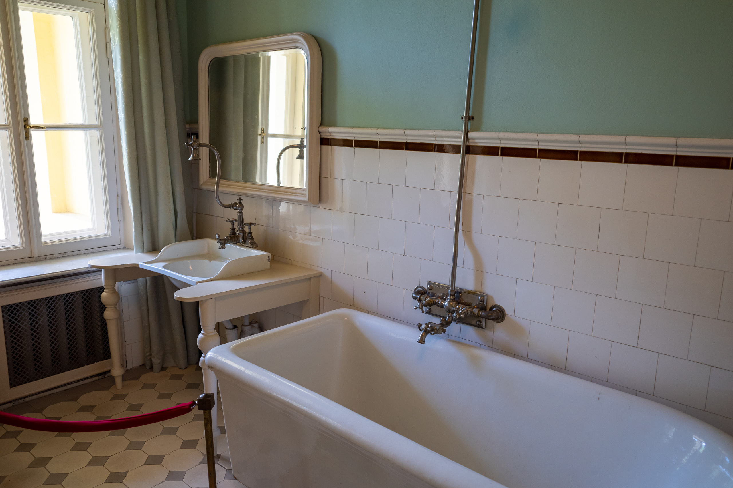 Интерьеры усадьбы Горки Ленинские