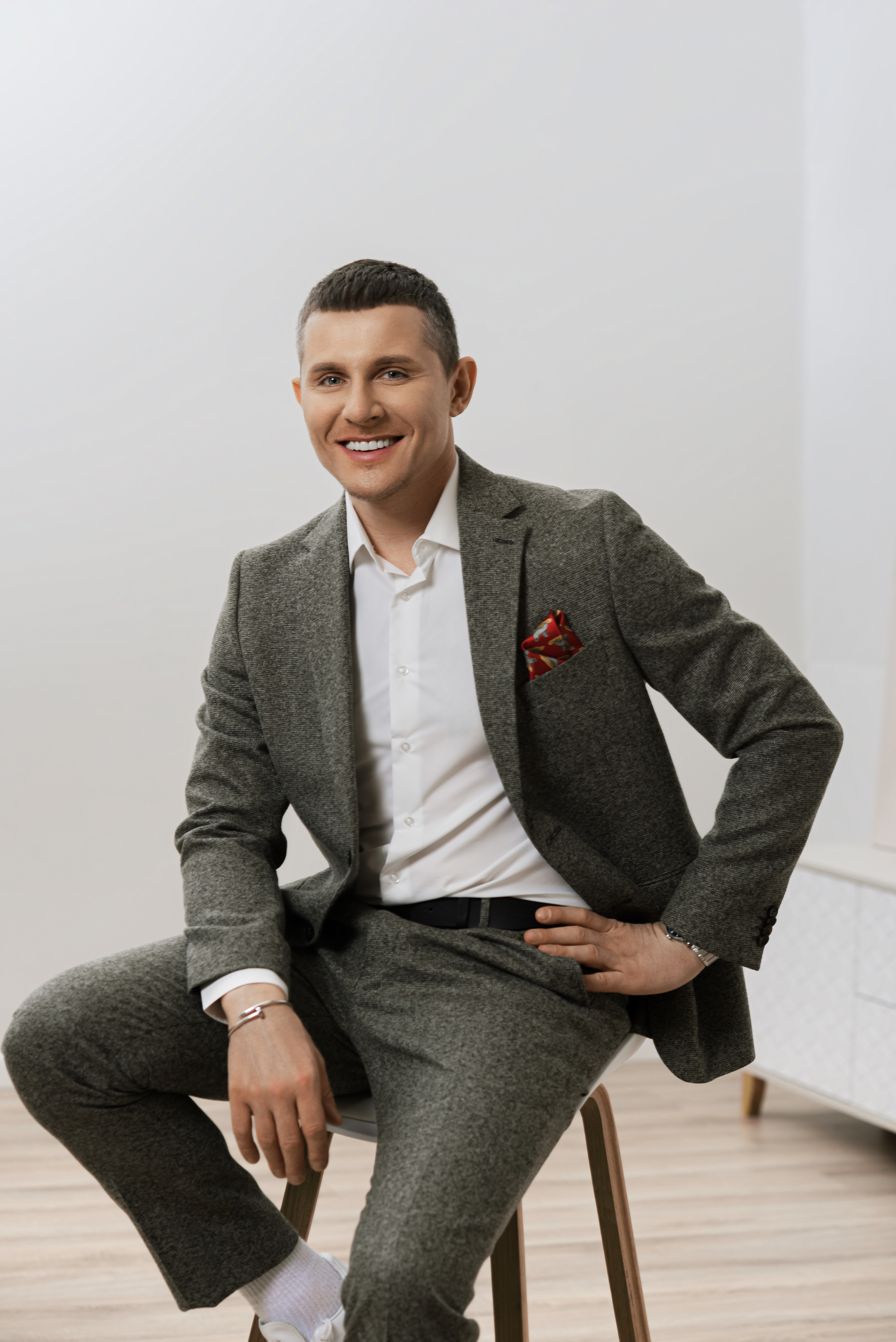 Александр артист